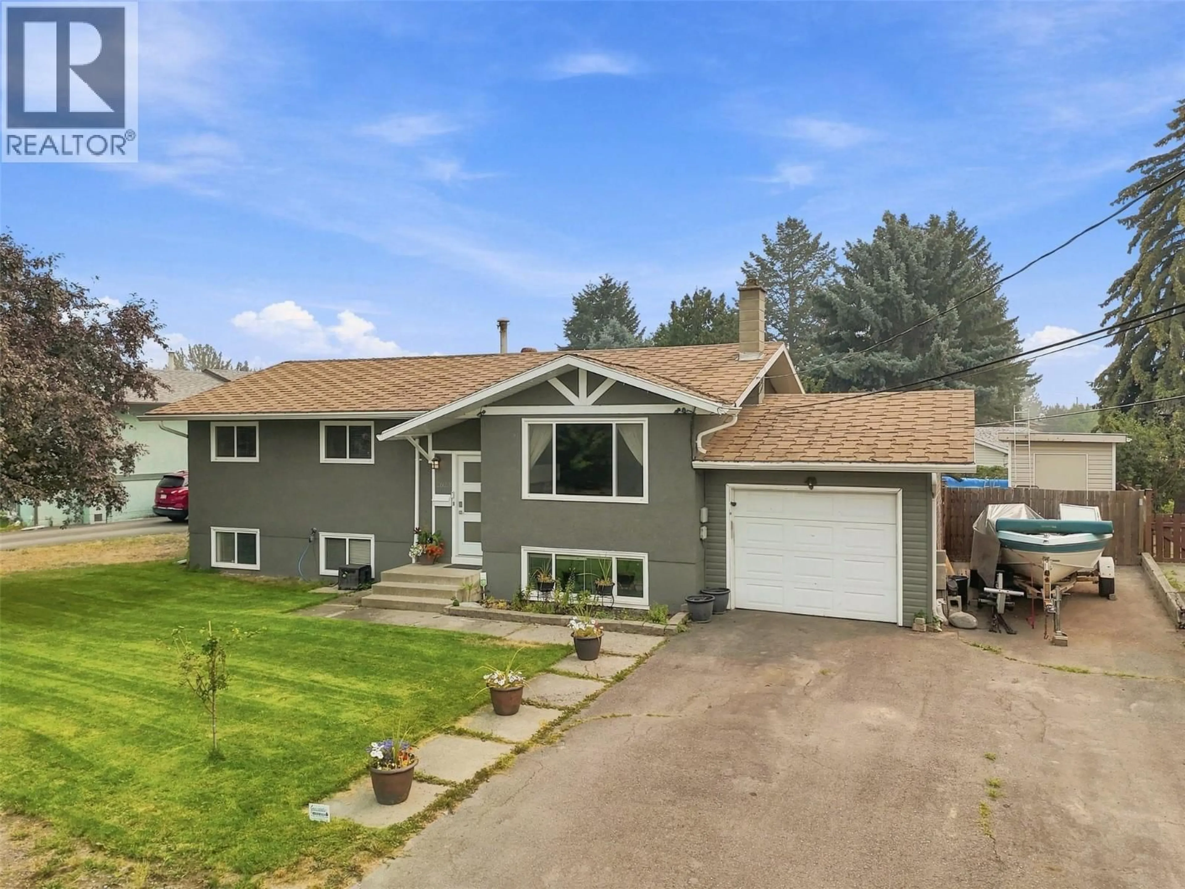 A pic from outside/outdoor area/front of a property/back of a property/a pic from drone, street for 2623 SANDPIPER DRIVE, Kamloops British Columbia V2B6G1