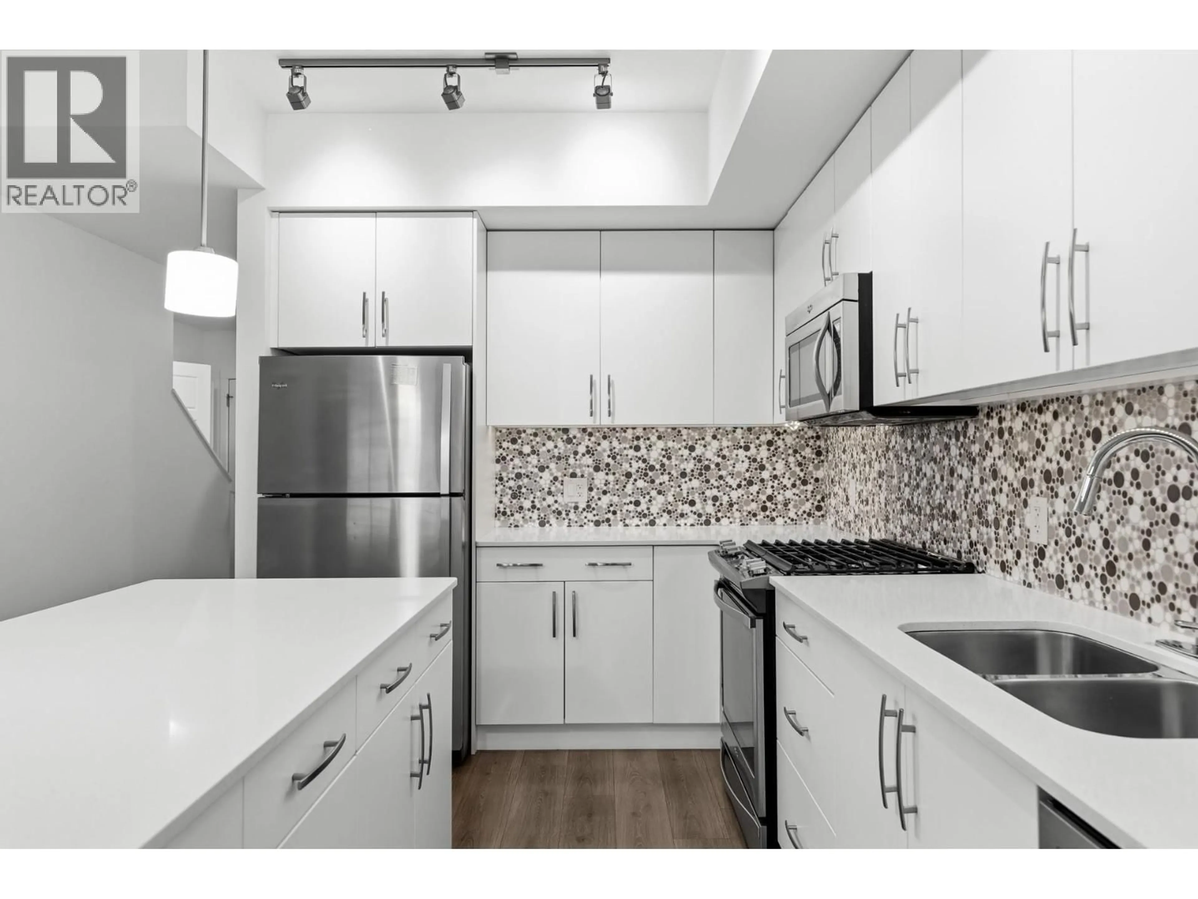 Standard kitchen, unknown for 74 - 680 OLD MEADOWS ROAD, Kelowna British Columbia V1W5L4
