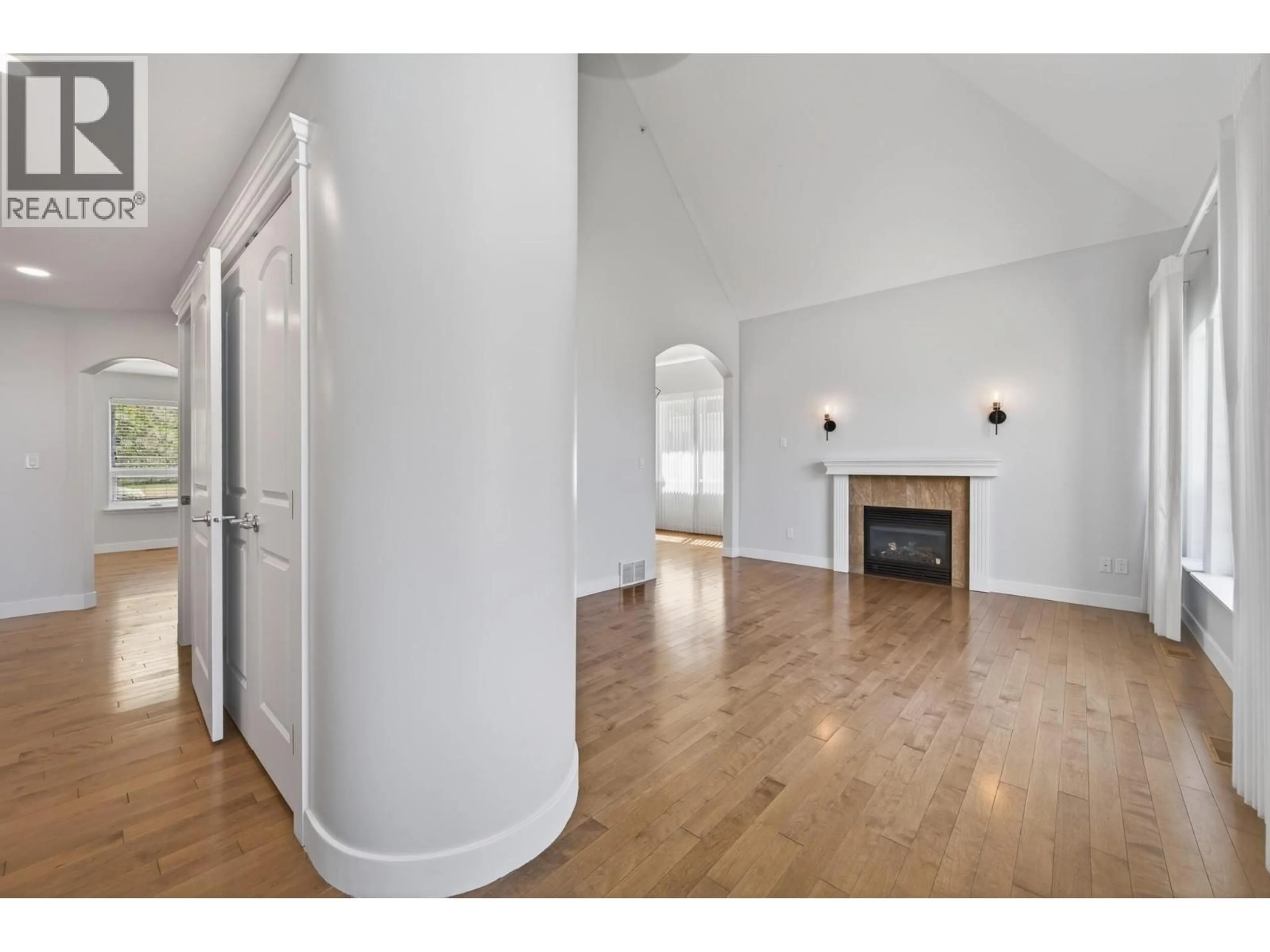 Indoor entryway for 8929 GRIZZLY CRESCENT, Kamloops British Columbia V2C6T9