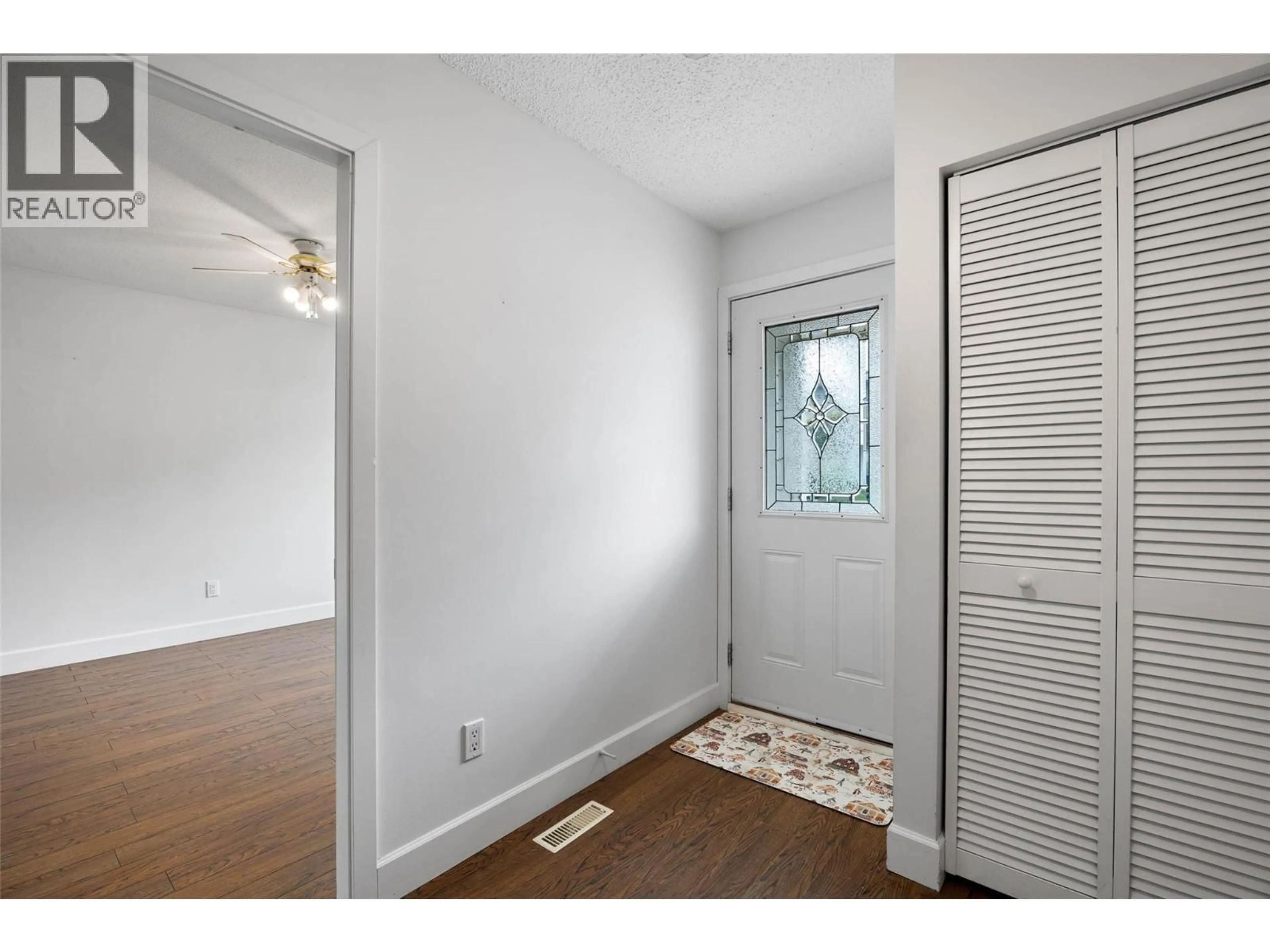 Indoor entryway for 116 - 643 MCBETH PLACE, Kamloops British Columbia V2C5V9