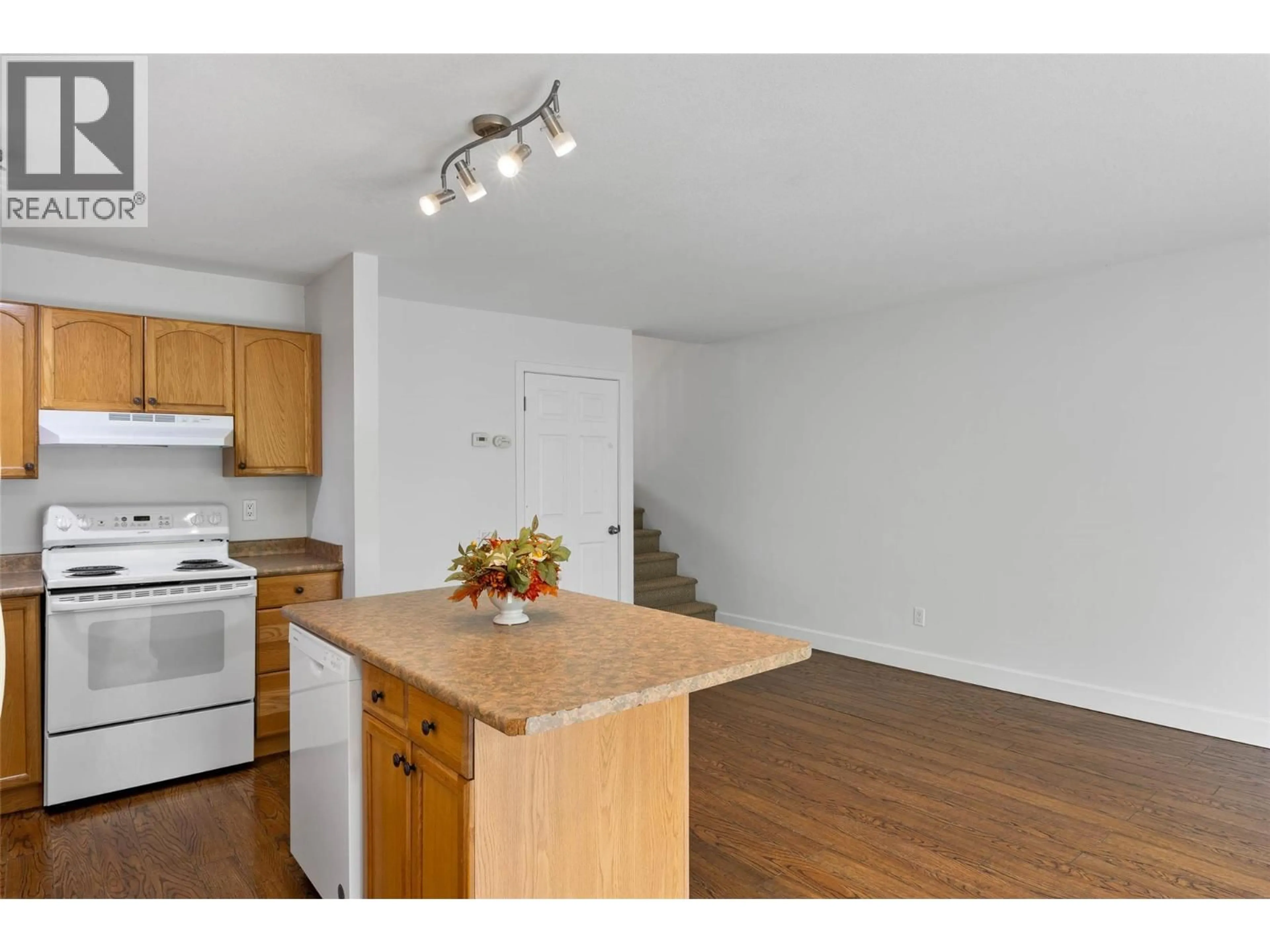 Standard kitchen, wood/laminate floor for 116 - 643 MCBETH PLACE, Kamloops British Columbia V2C5V9