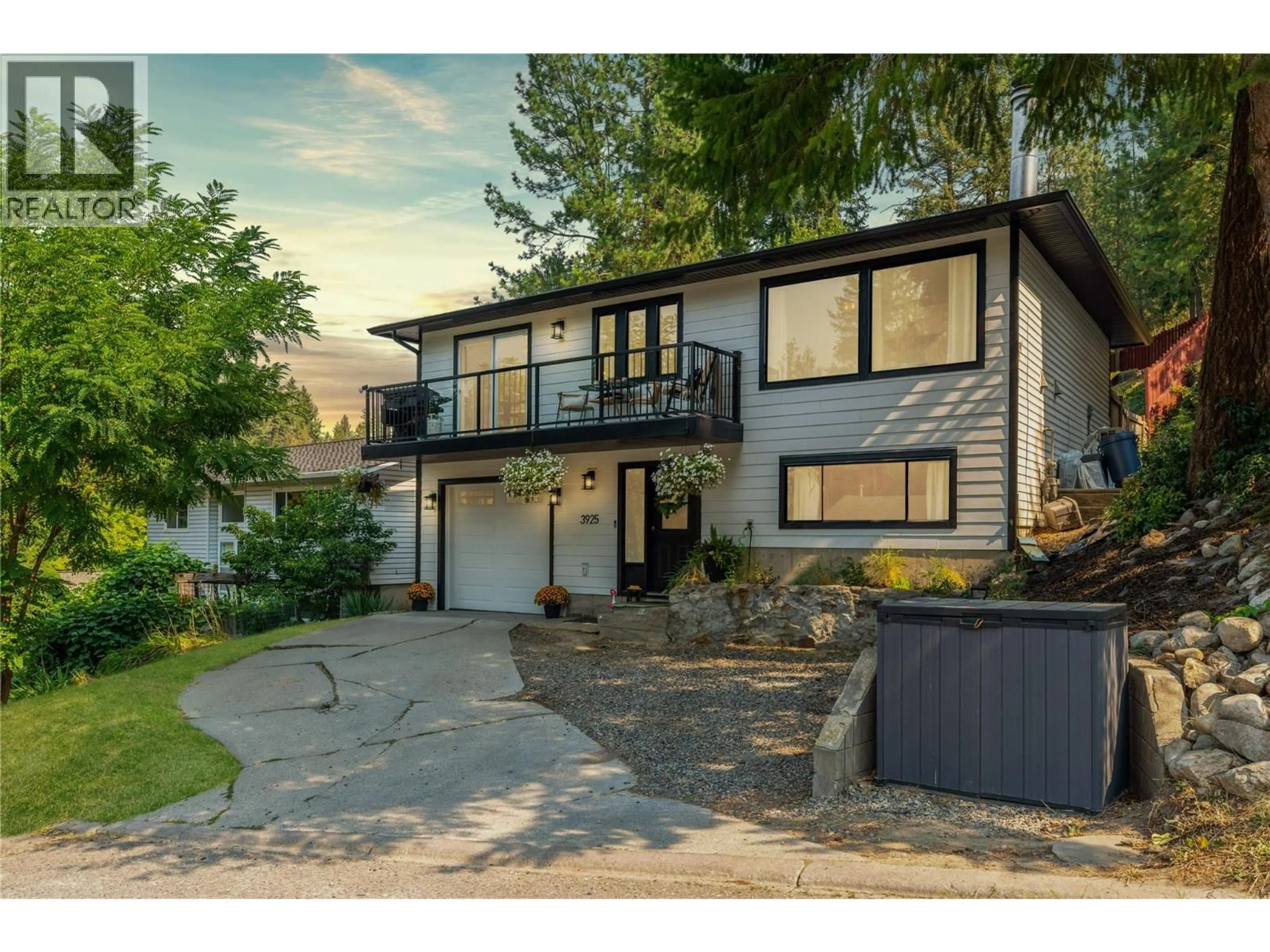 Home with brick exterior material, street for 3925 HIGHLAND PARK CRESCENT, Armstrong British Columbia V4Y0K2