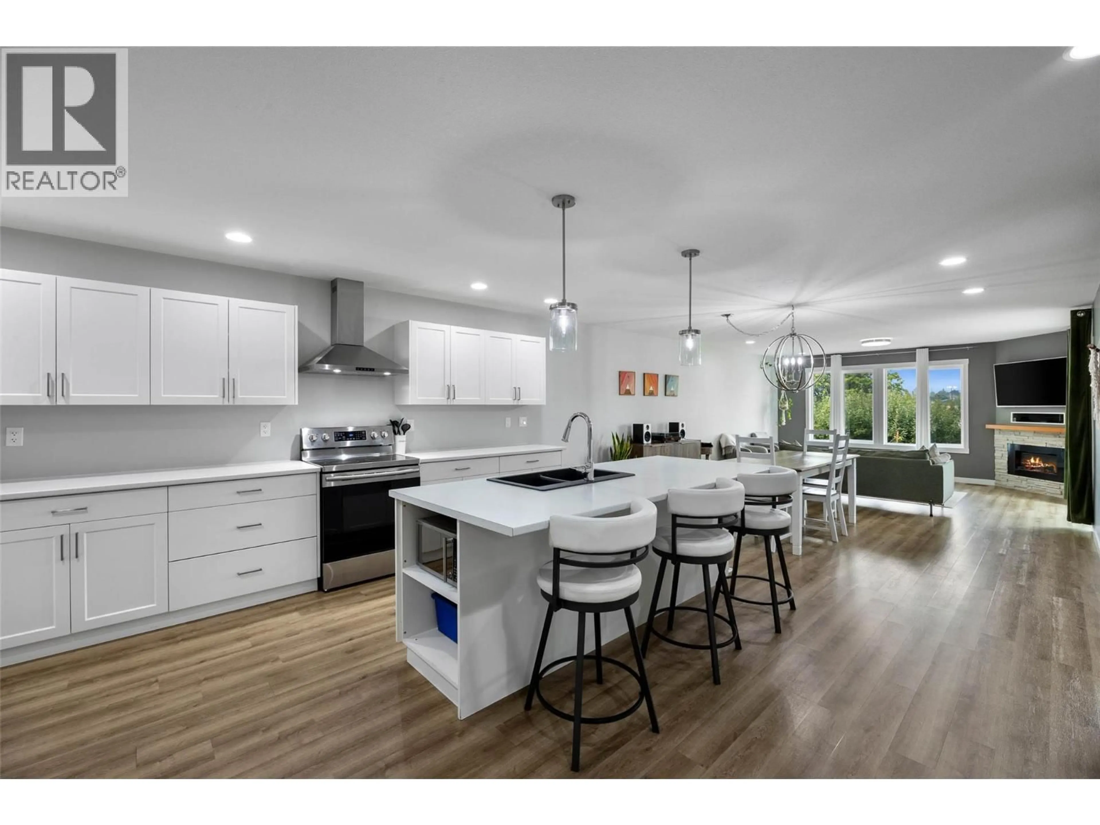 Open concept kitchen, unknown for 668 LYNE ROAD, Kamloops British Columbia V2B6N7