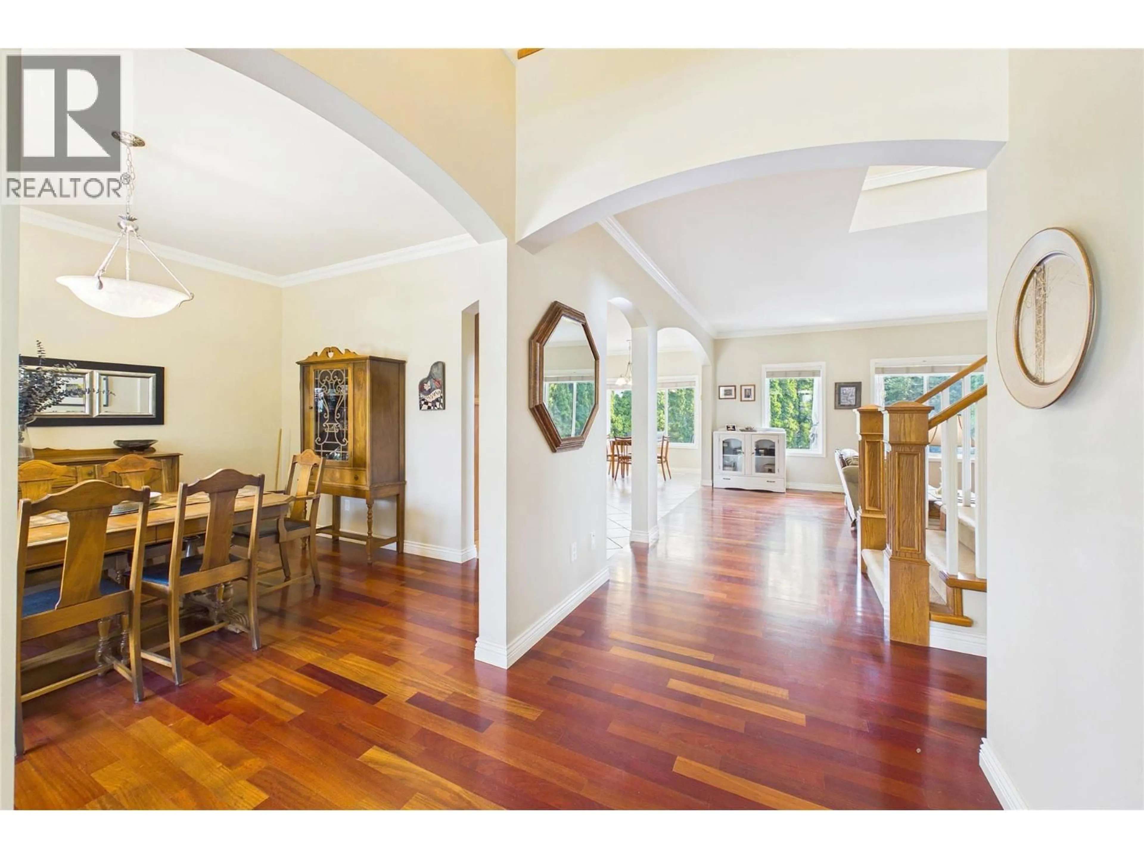 Indoor foyer for 4335 LYSONS CRESCENT, Kelowna British Columbia V1W4S9