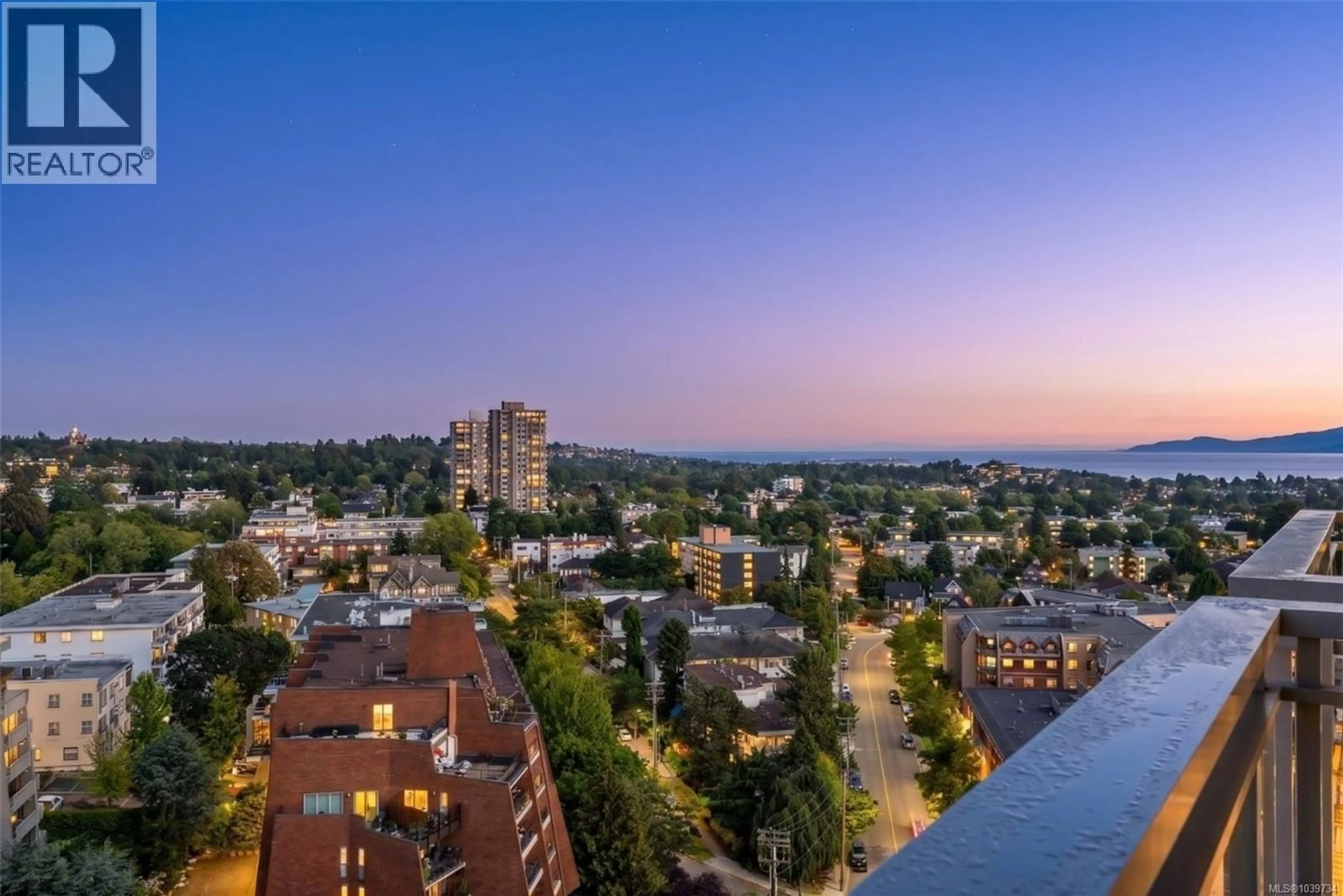 A pic from outside/outdoor area/front of a property/back of a property/a pic from drone, water/lake/river/ocean view for 2001 - 751 FAIRFIELD ROAD, Victoria British Columbia V8W4A4