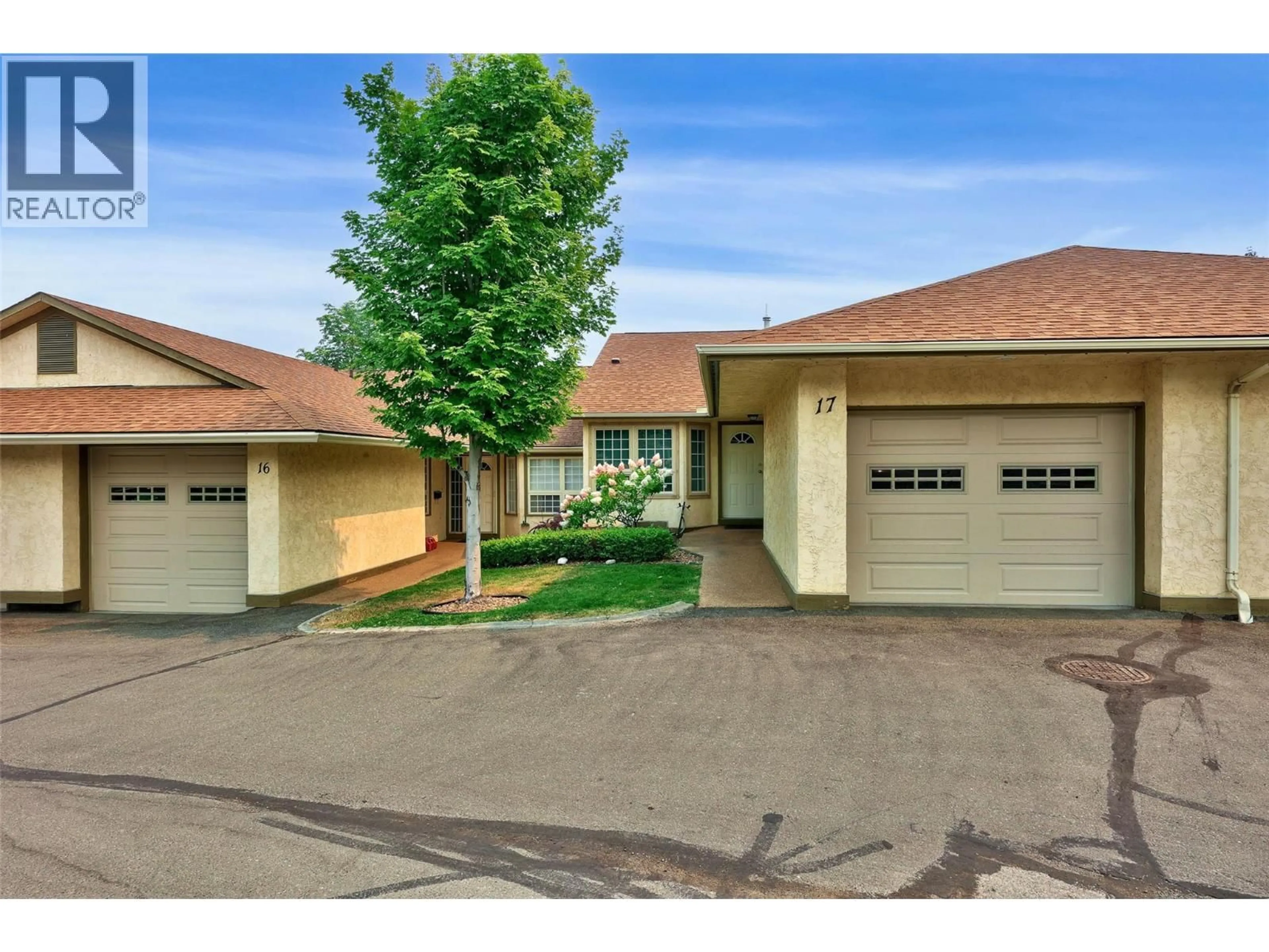 Indoor garage for 17 - 1750 PACIFIC WAY, Kamloops British Columbia V2E2K8