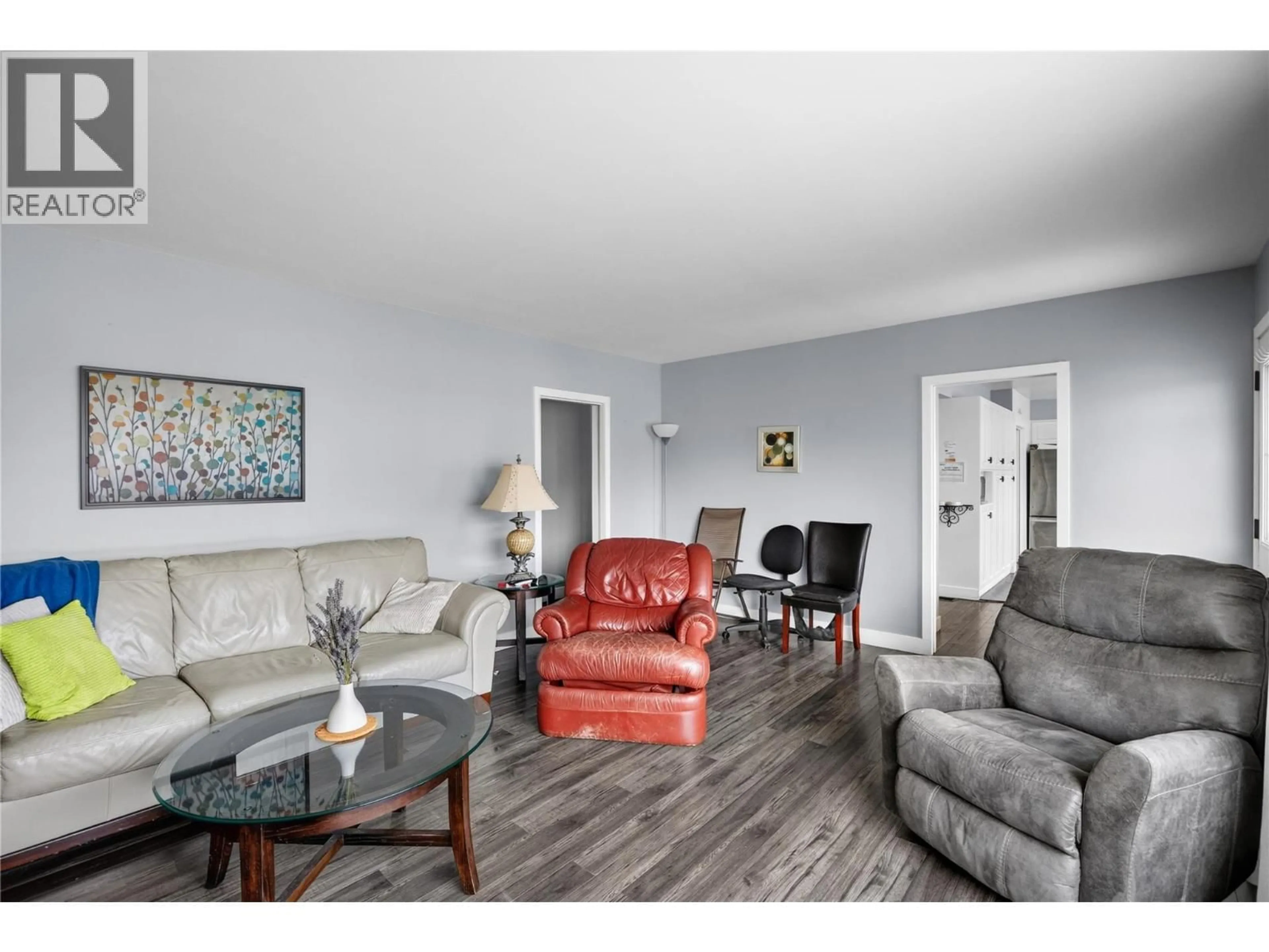 Living room with furniture, unknown for 317 HAYNES STREET, Penticton British Columbia V2A5S1