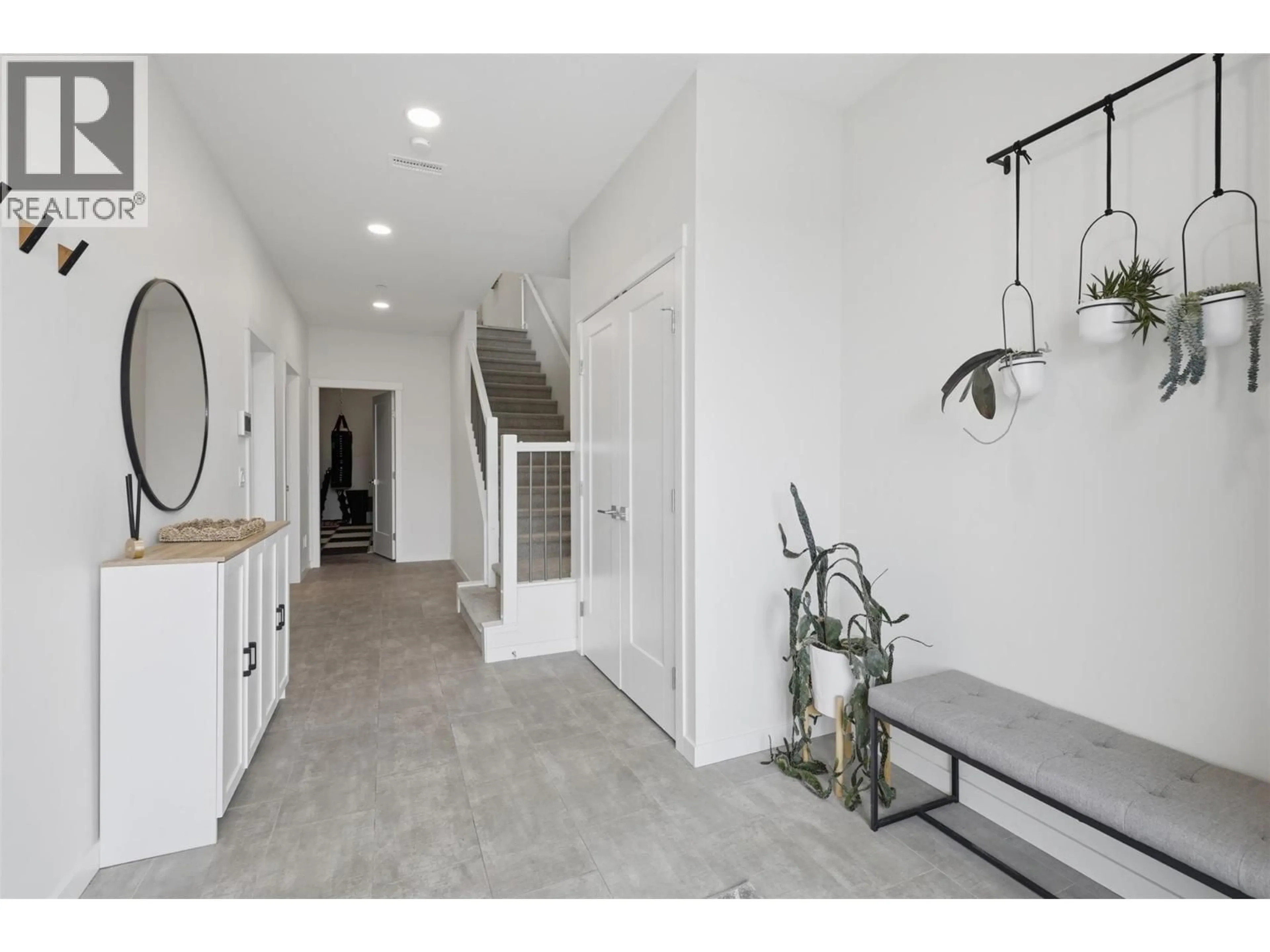 Indoor entryway for 129 - 1799 BABINE AVENUE, Kamloops British Columbia V2E0E3