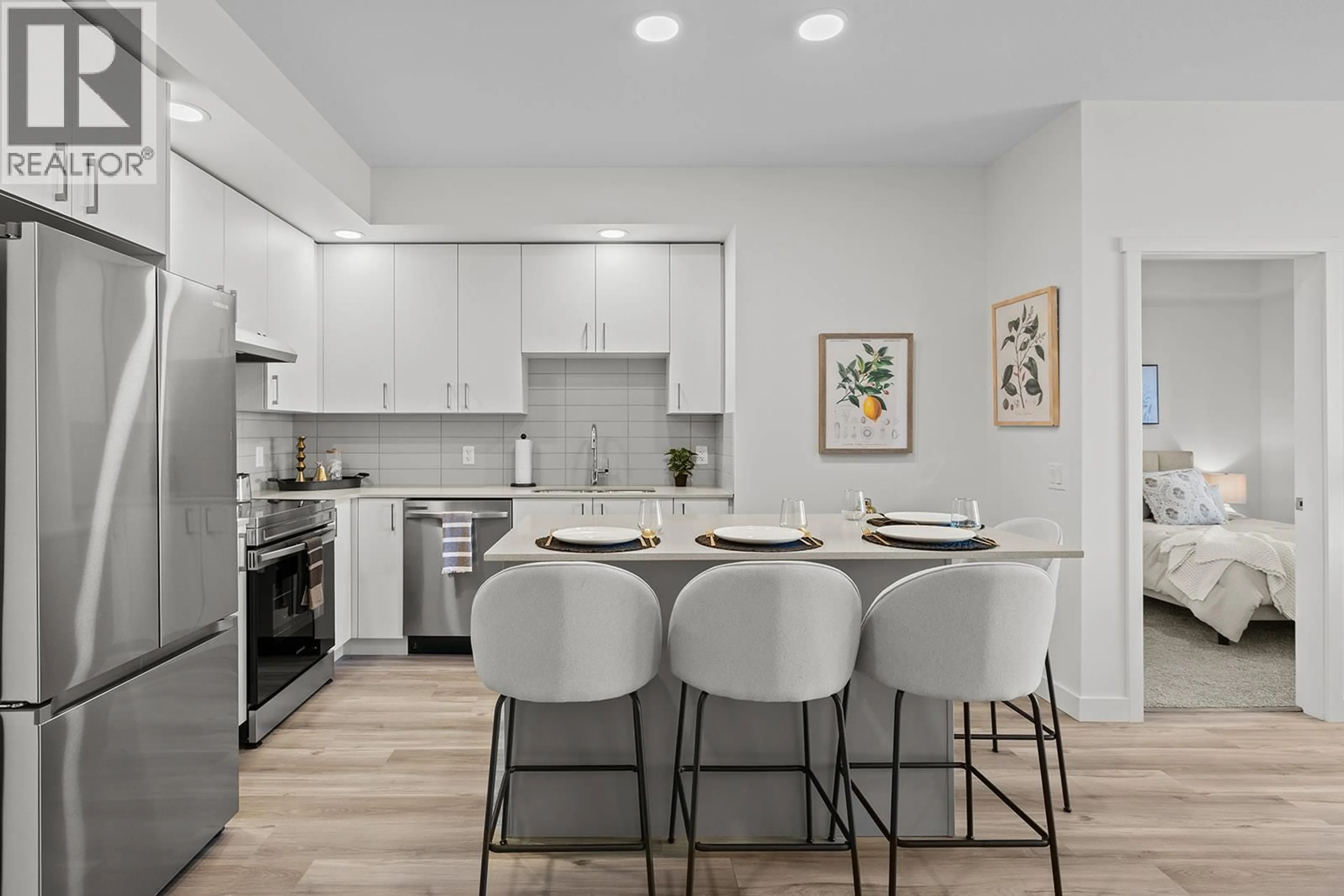 Open concept kitchen, ceramic/tile floor for 305 - 1057 FROST ROAD, Kelowna British Columbia V1W0G7
