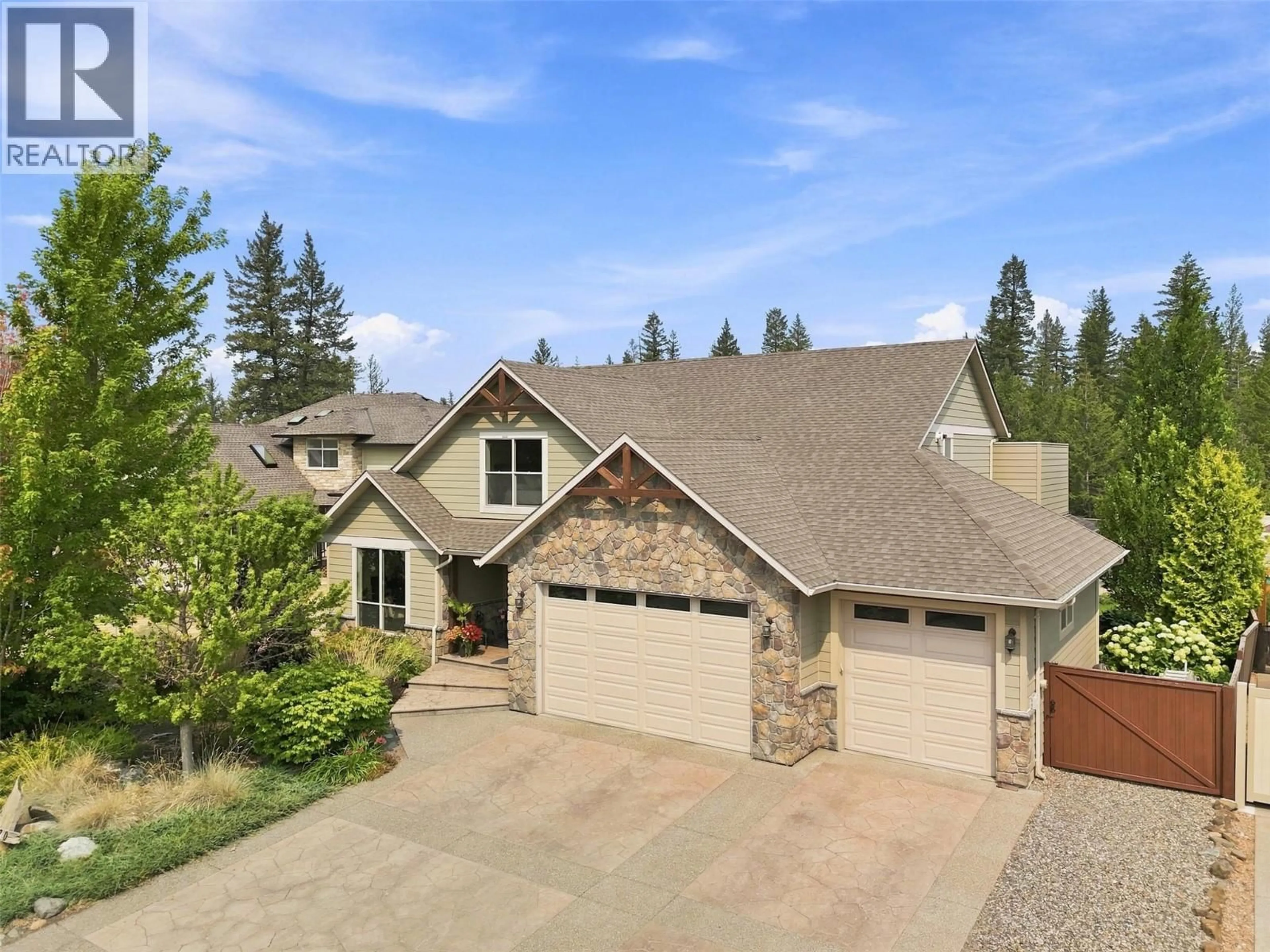 A pic from outside/outdoor area/front of a property/back of a property/a pic from drone, unknown for 2020 PINEGRASS COURT, Kamloops British Columbia V1S2B6