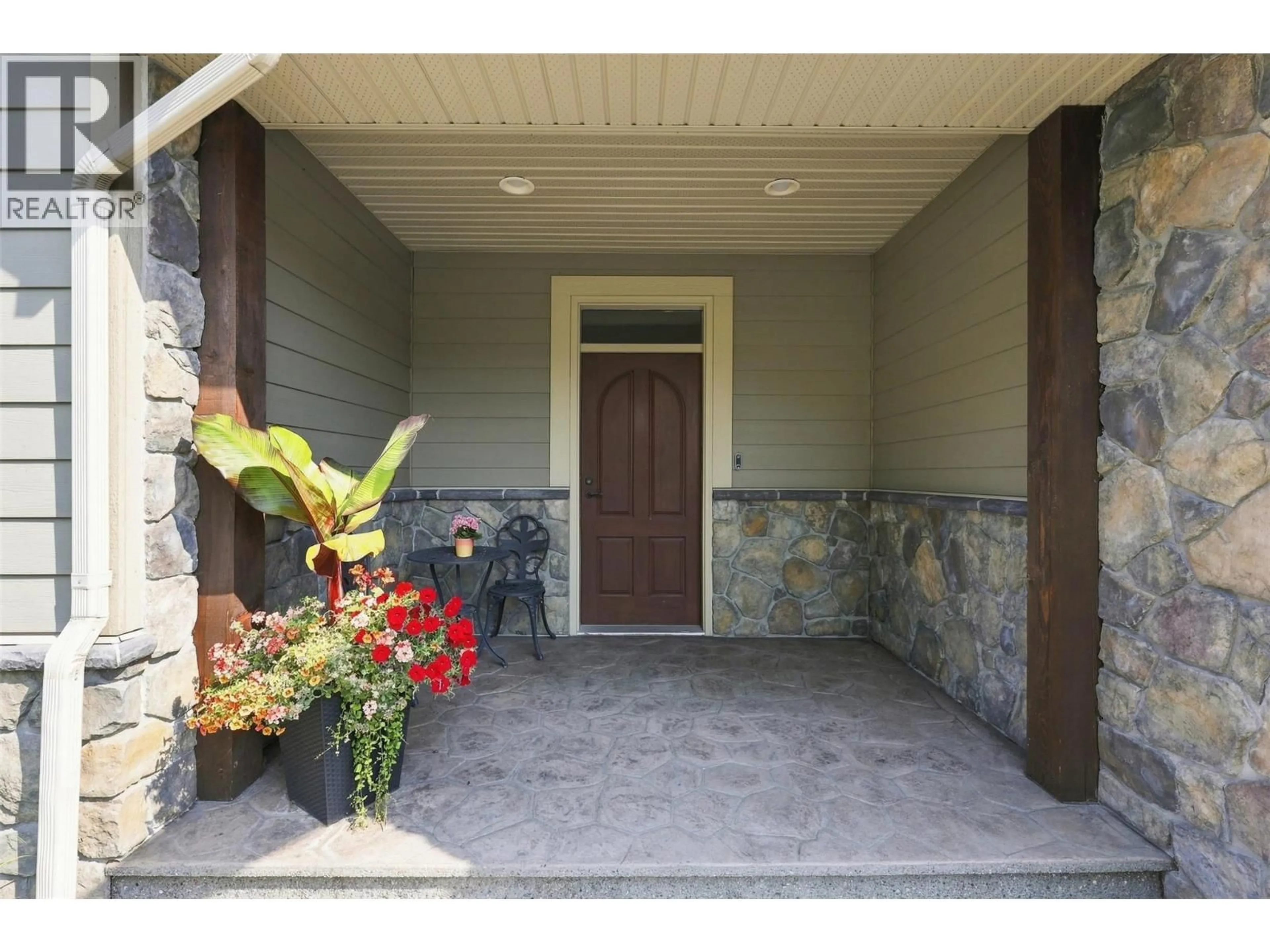 Indoor entryway for 2020 PINEGRASS COURT, Kamloops British Columbia V1S2B6