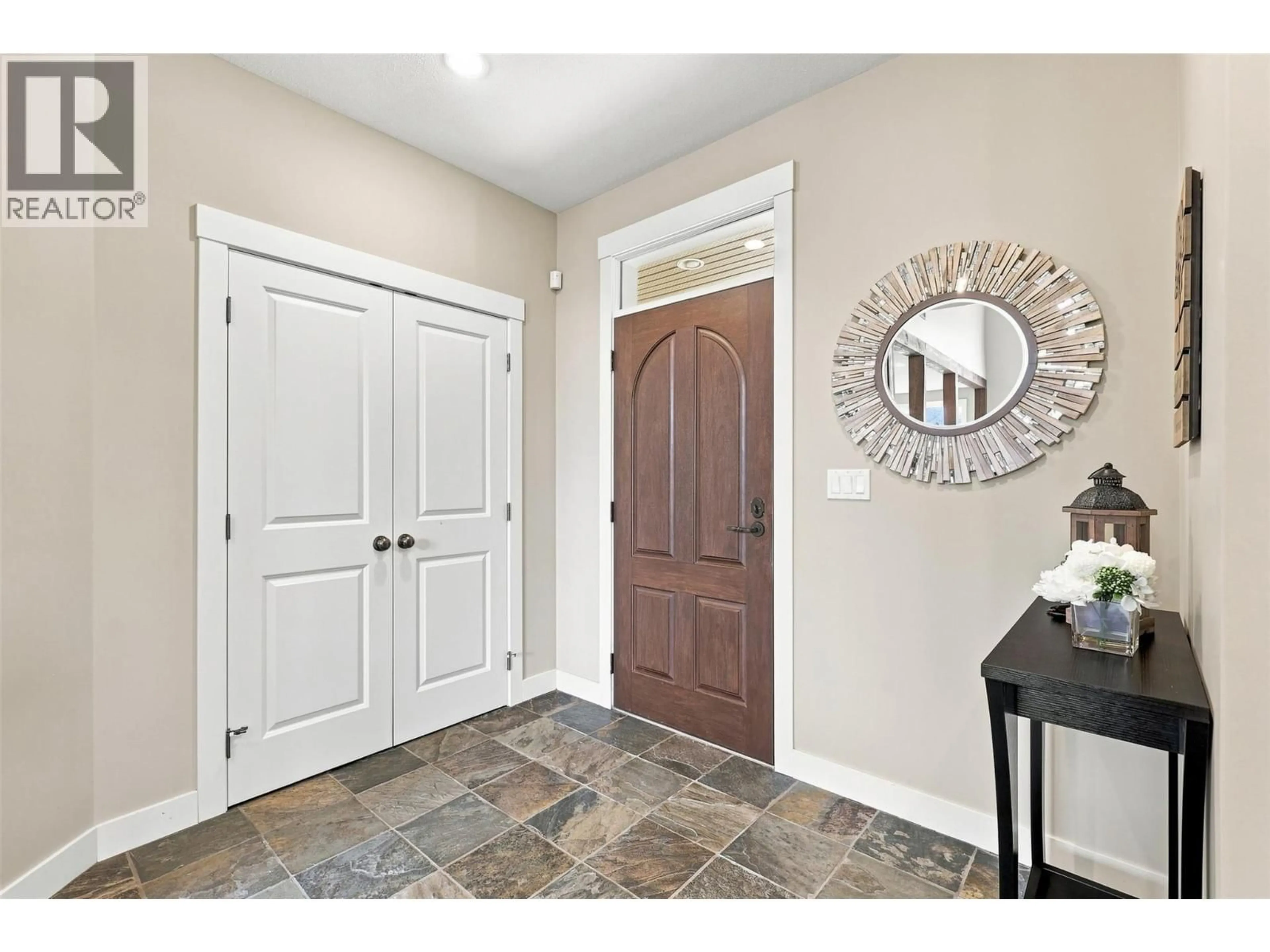 Indoor entryway for 2020 PINEGRASS COURT, Kamloops British Columbia V1S2B6