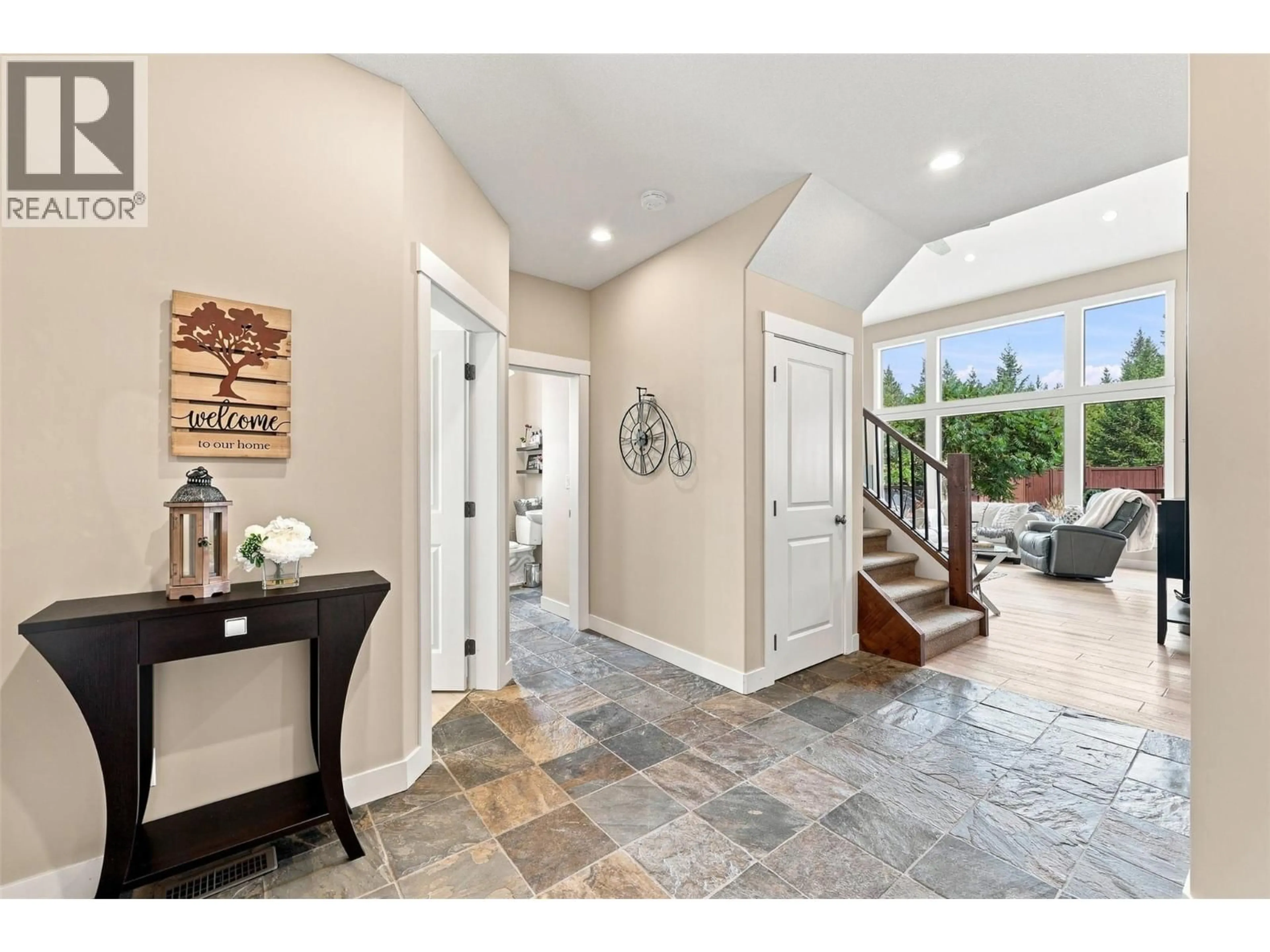 Indoor entryway for 2020 PINEGRASS COURT, Kamloops British Columbia V1S2B6