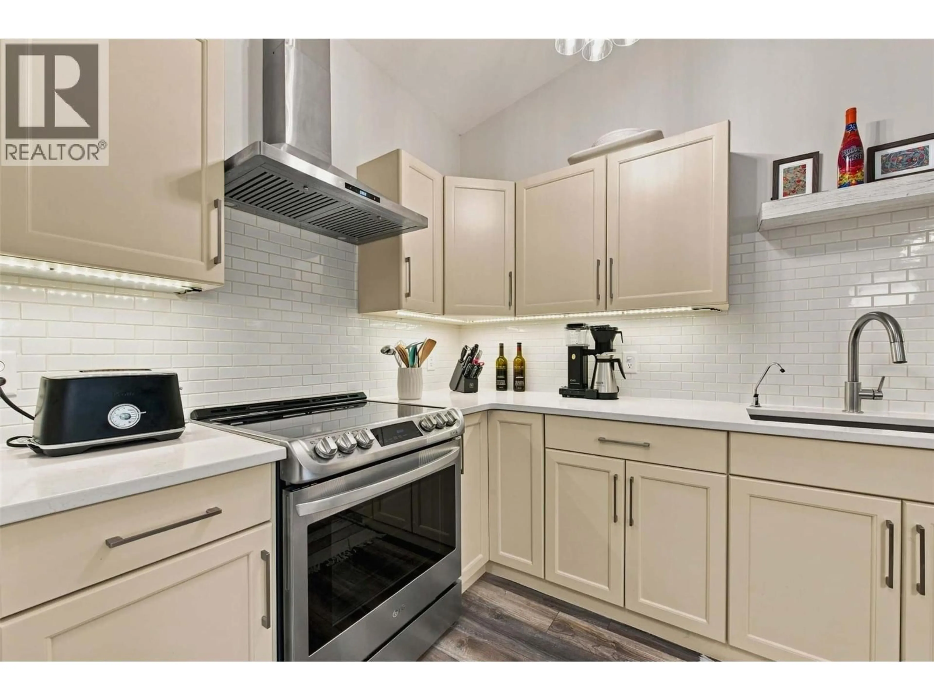 Standard kitchen, unknown for 15 - 3508 24TH AVENUE, Vernon British Columbia V1T1L8