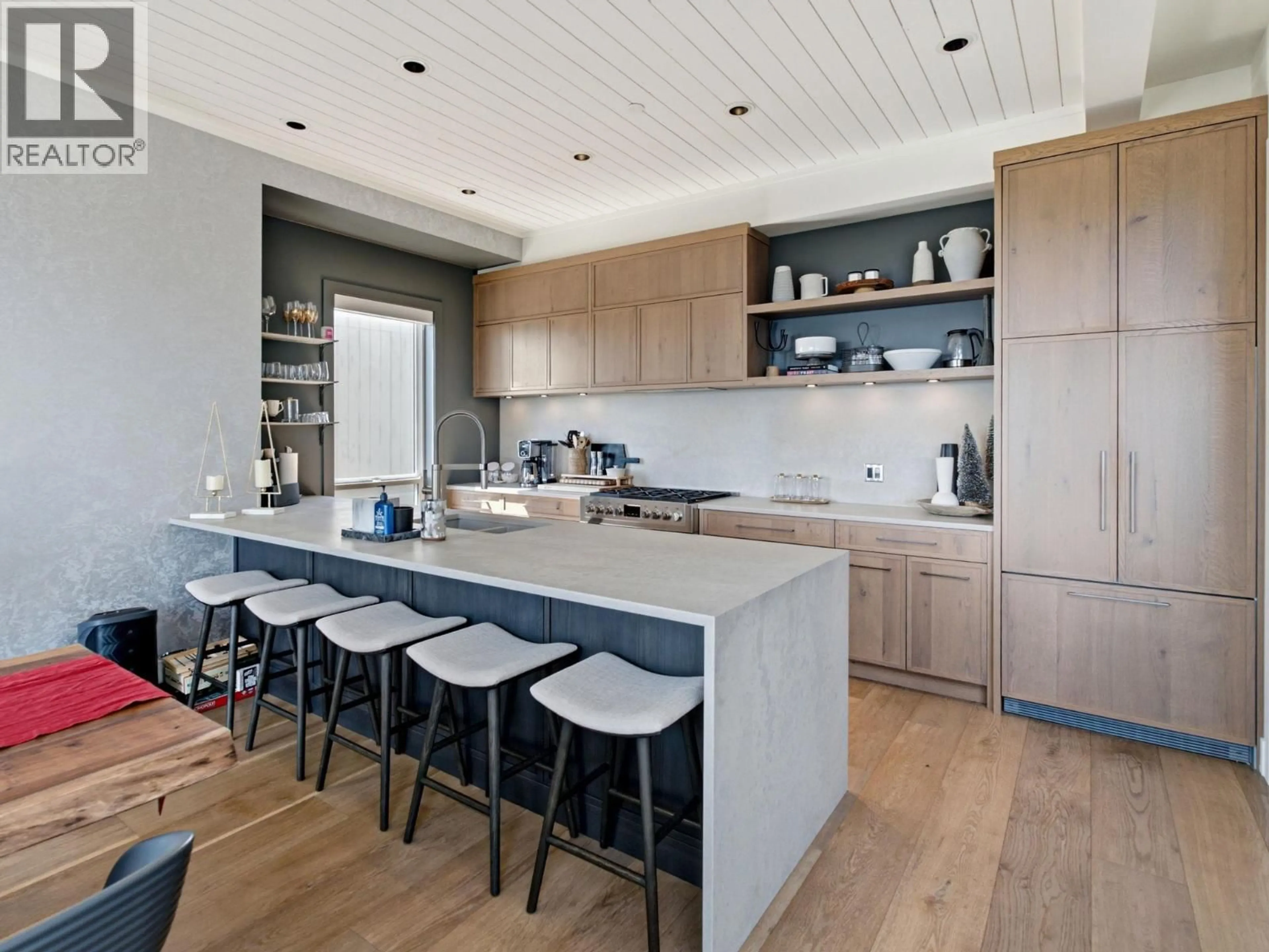 Contemporary kitchen, unknown for 212 FEATHERTOP WAY, Big White British Columbia V1P1T4
