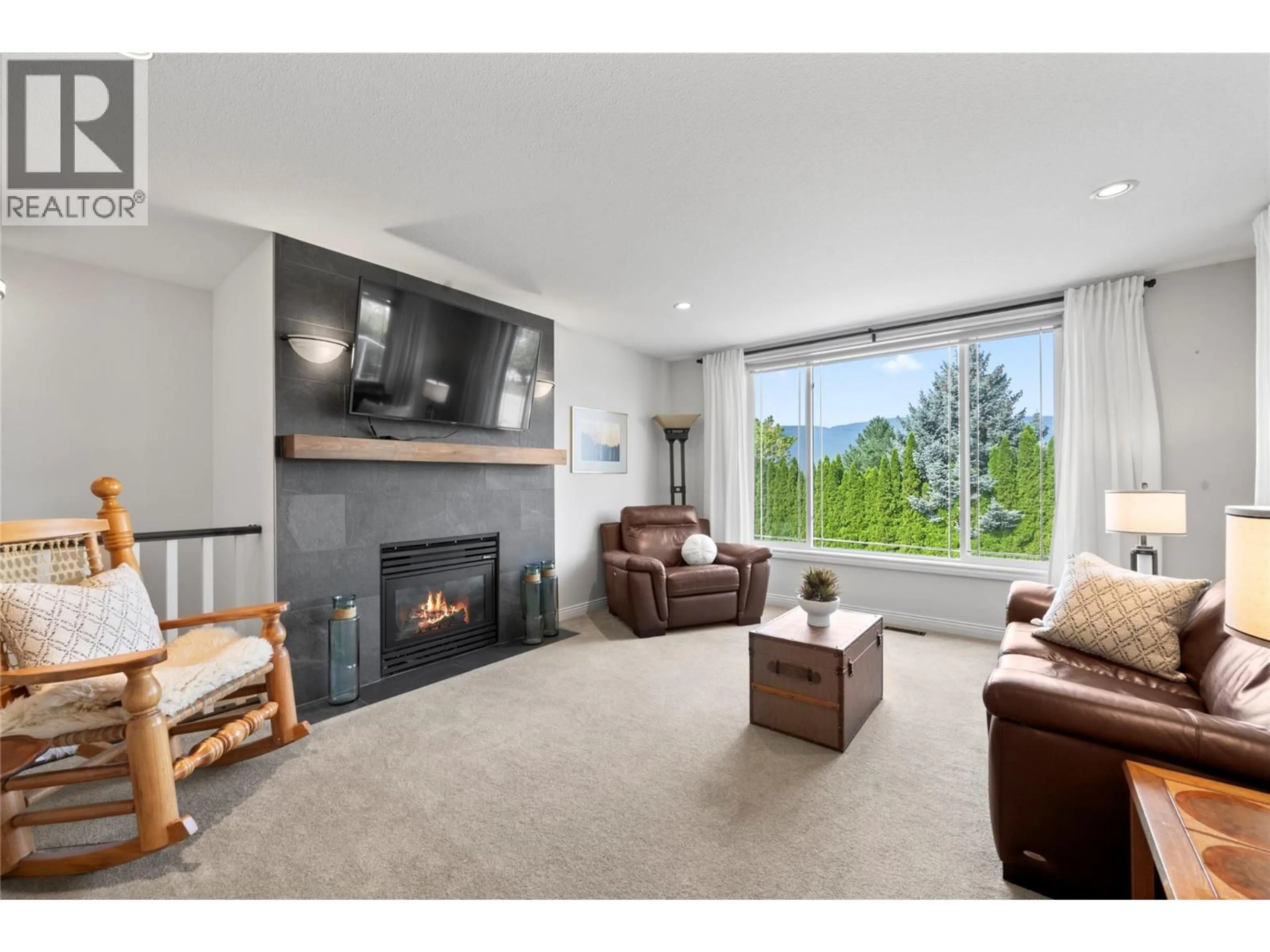 Living room with furniture, unknown for 710 17 STREET SOUTHEAST, Salmon Arm British Columbia V1E1W2