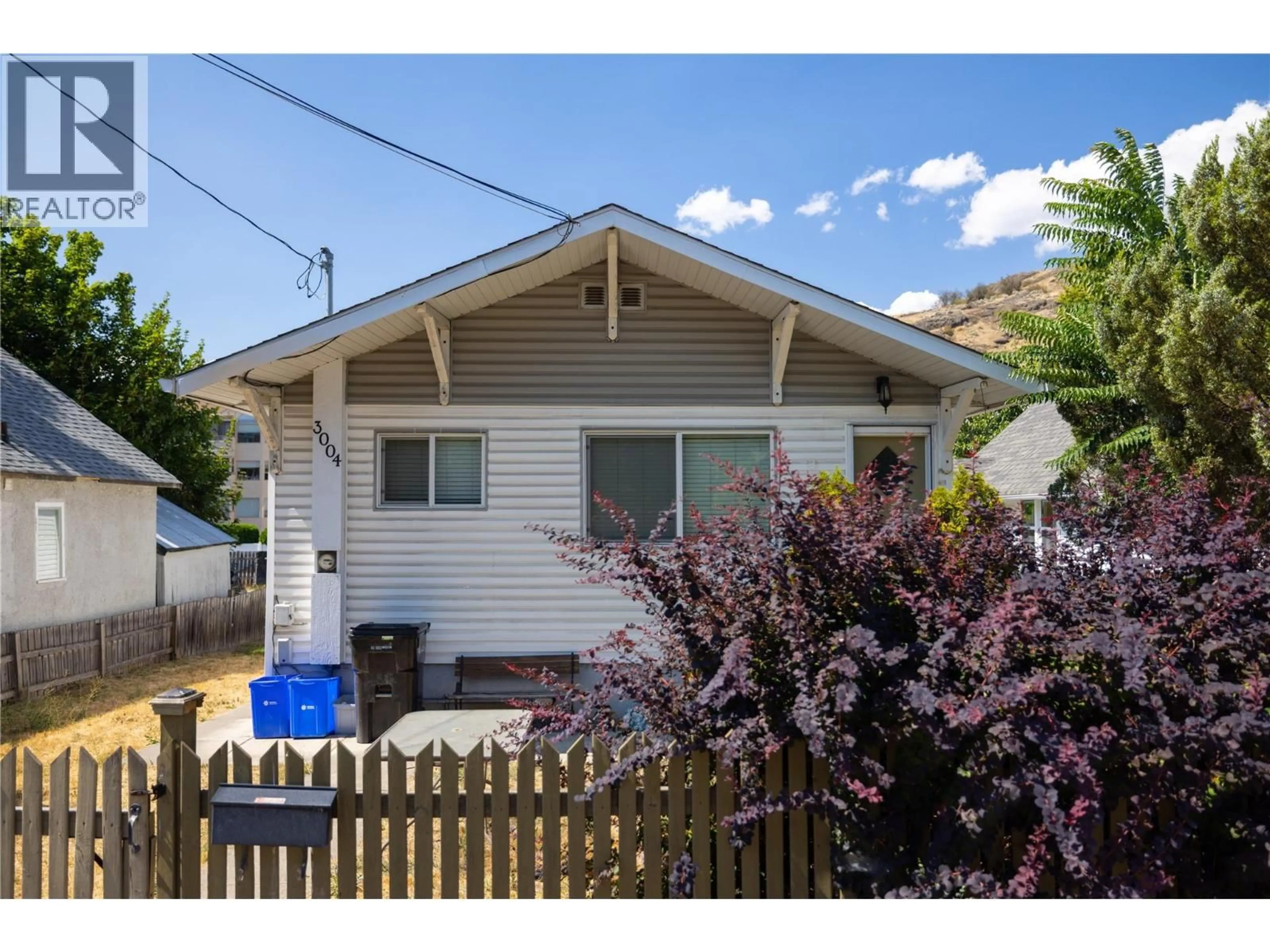 Home with vinyl exterior material, street for 3004 38 STREET, Vernon British Columbia V1T6H6
