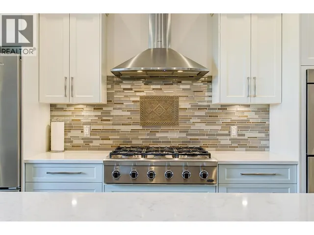 1506 JOHNSON STREET, Summerland 5