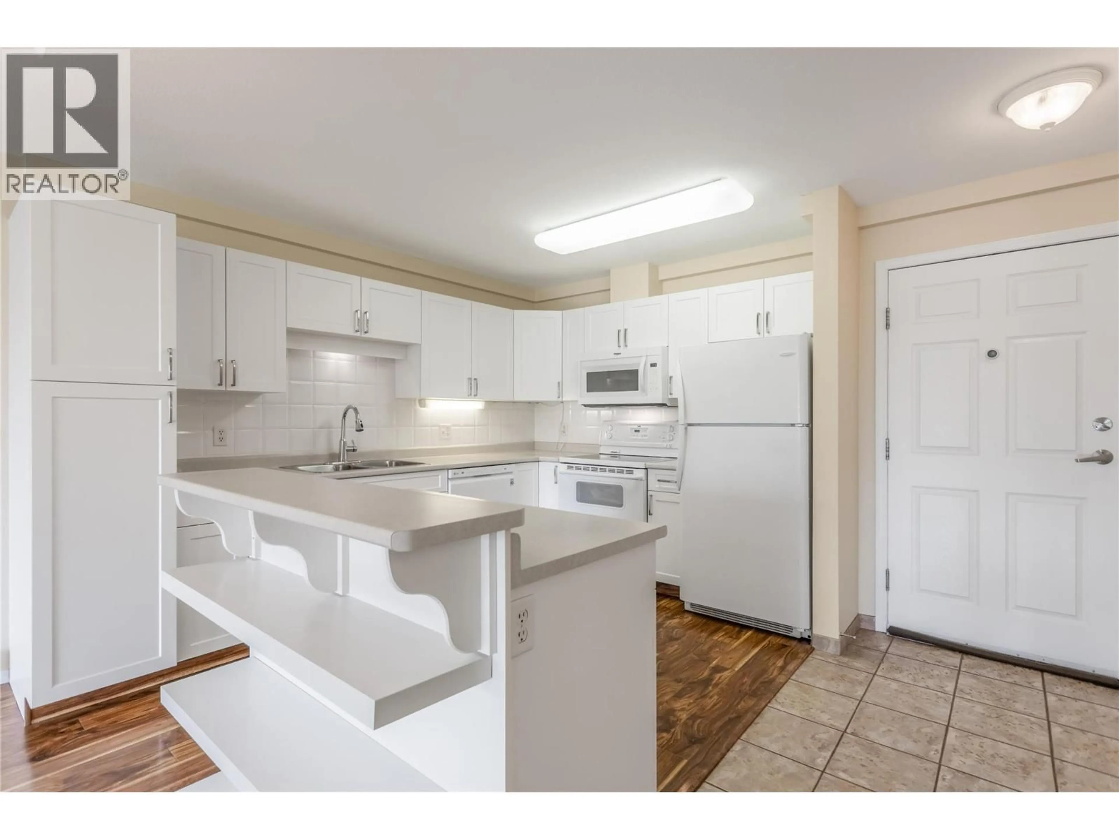 Standard kitchen, unknown for 405 - 250 DOUGALL ROAD NORTH, Kelowna British Columbia V1X3K5