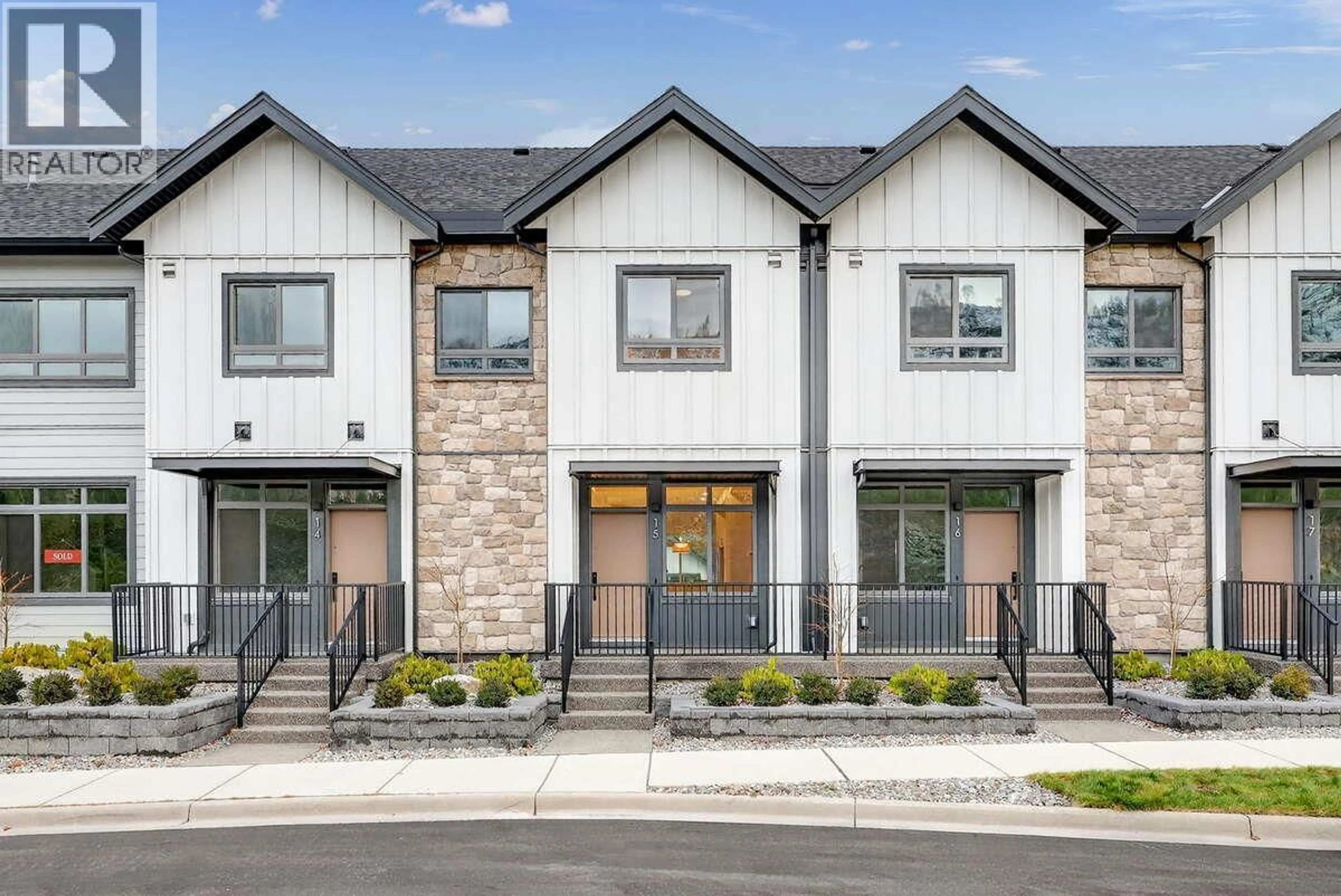 Home with brick exterior material, street for 15 - 1550 UNION ROAD, Kelowna British Columbia V1V0G9