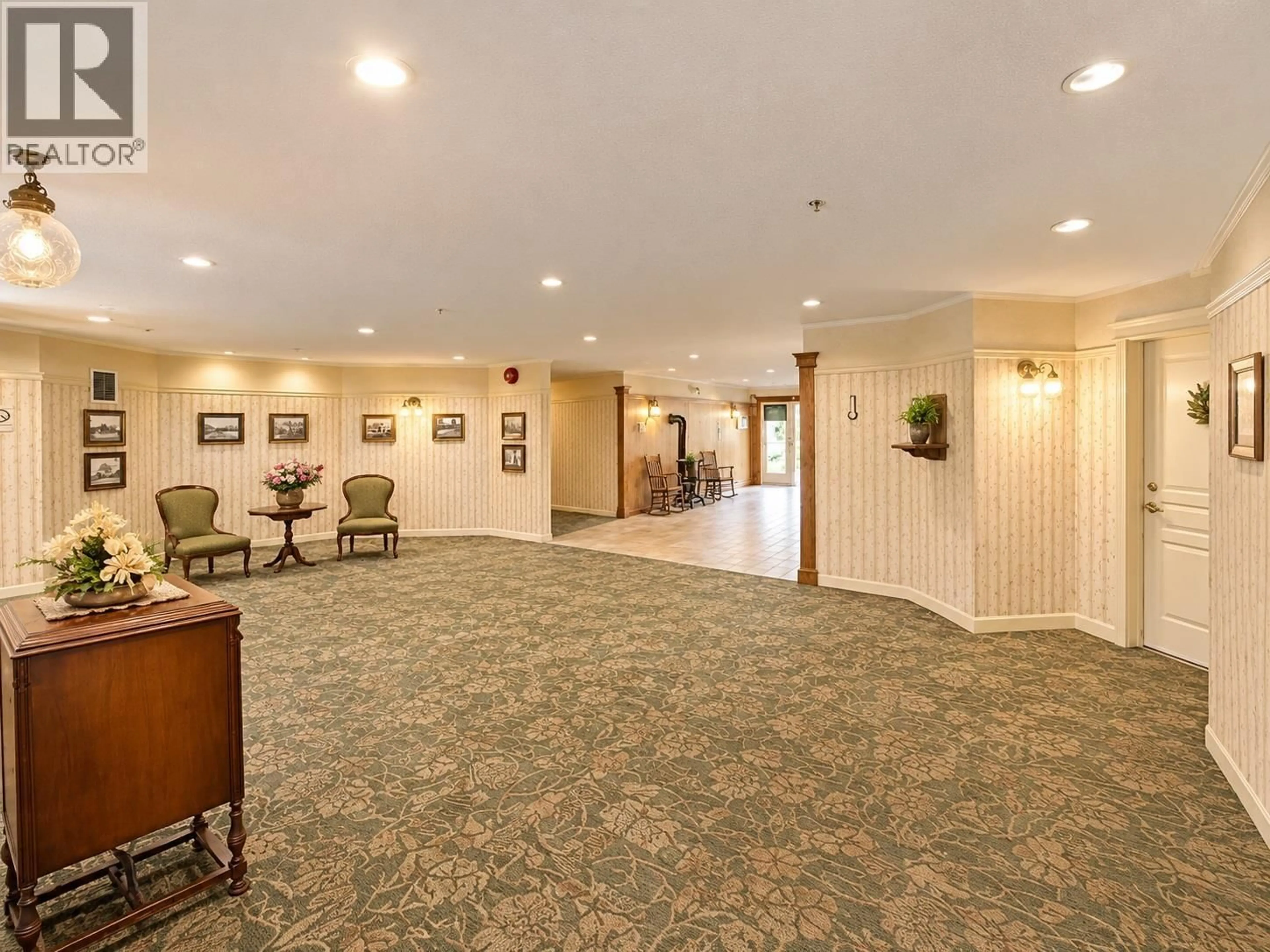 Indoor foyer for 209 - 490 LORNE STREET, Kamloops British Columbia V2C1W3