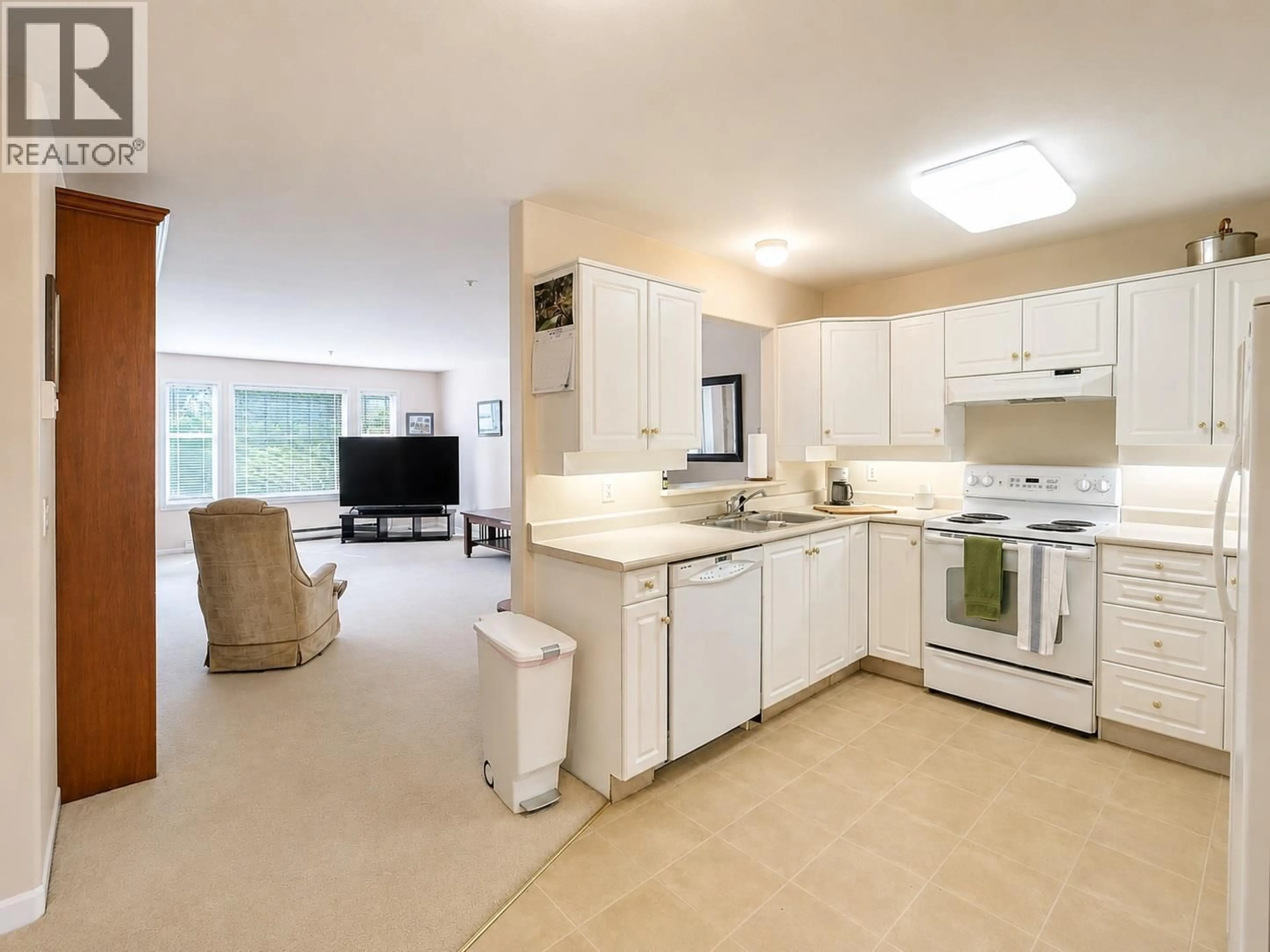Open concept kitchen, ceramic/tile floor for 209 - 490 LORNE STREET, Kamloops British Columbia V2C1W3