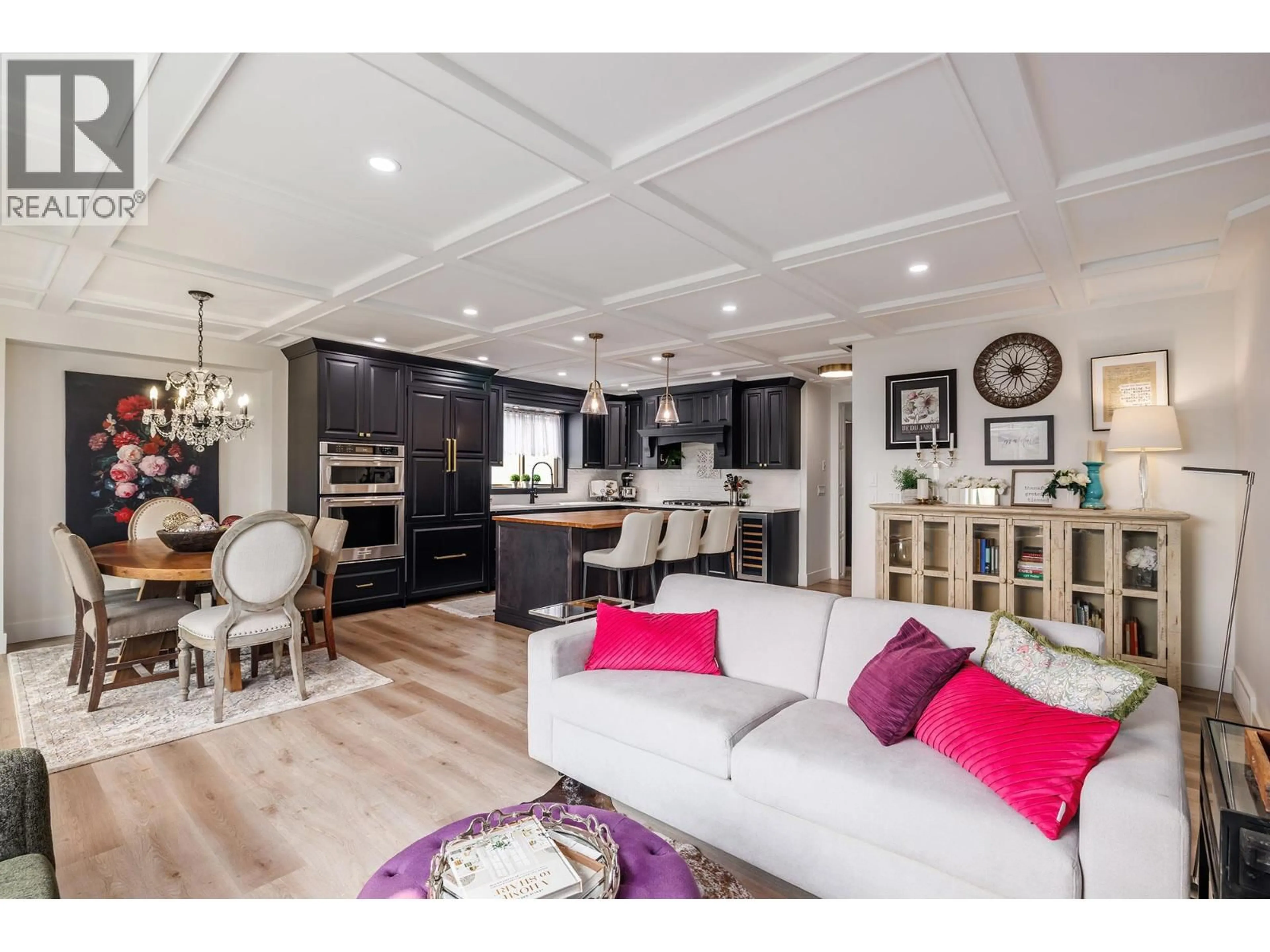 Open concept kitchen, wood/laminate floor for 89 - 2365 STILLINGFLEET ROAD, Kelowna British Columbia V1W4K5