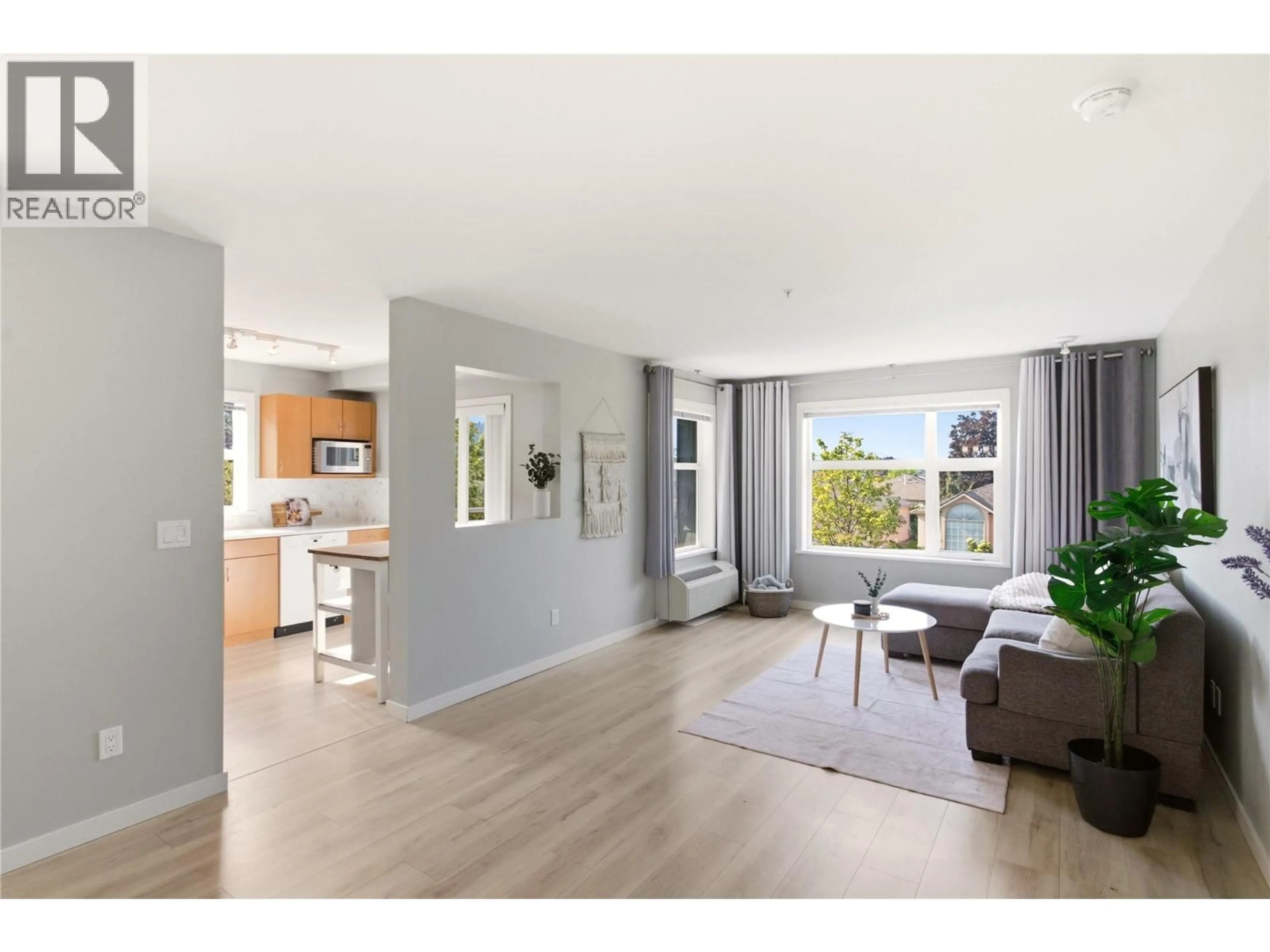 Unknown for 215 - 563 YATES ROAD, Kelowna British Columbia V1V2V3