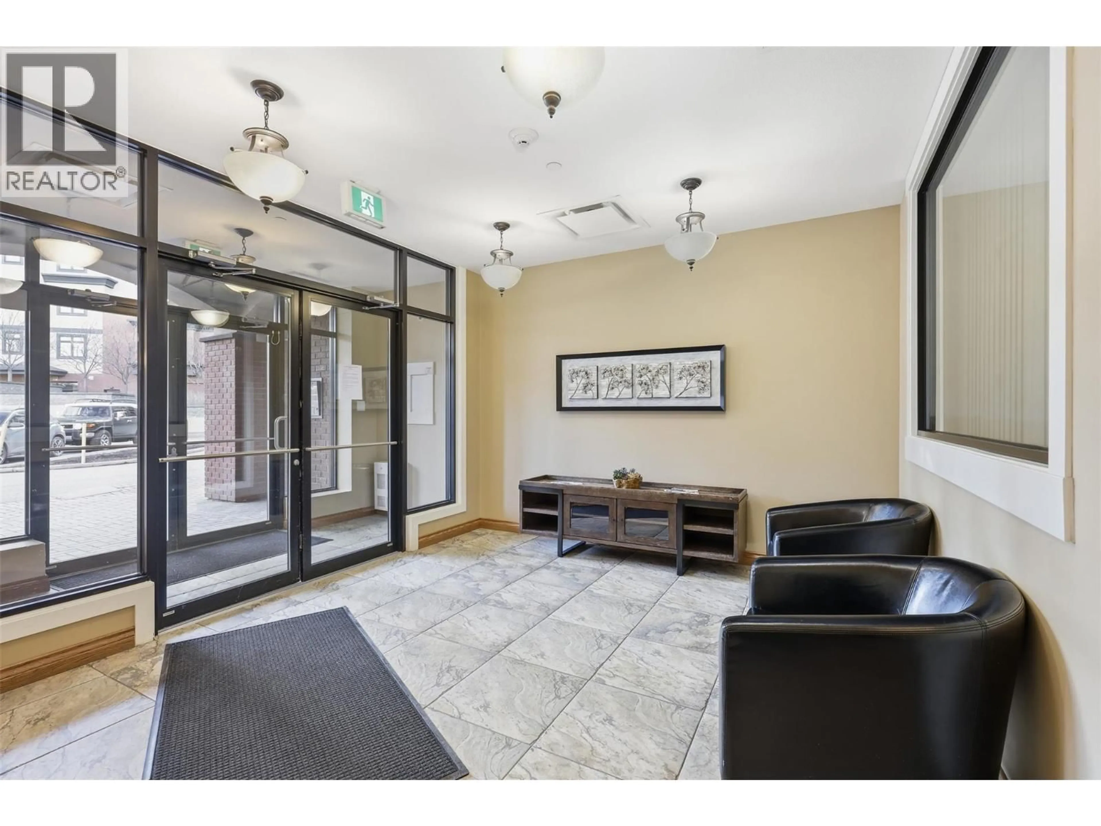 Indoor foyer for 405 - 755 MCGILL ROAD, Kamloops British Columbia V2C0B6