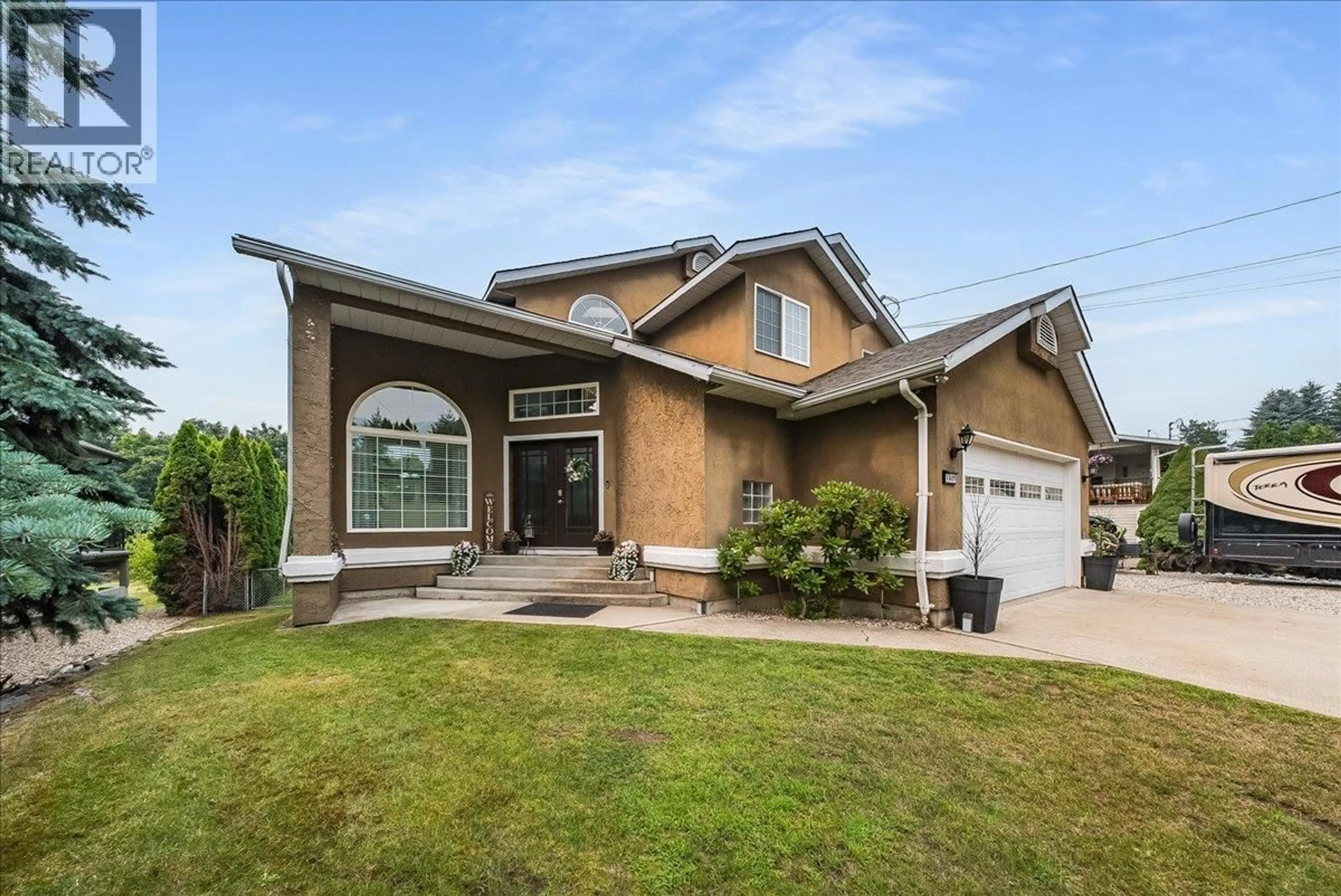 Home with vinyl exterior material, unknown for 1021 BRIDGEVIEW CRESCENT, Castlegar British Columbia V1N4K9