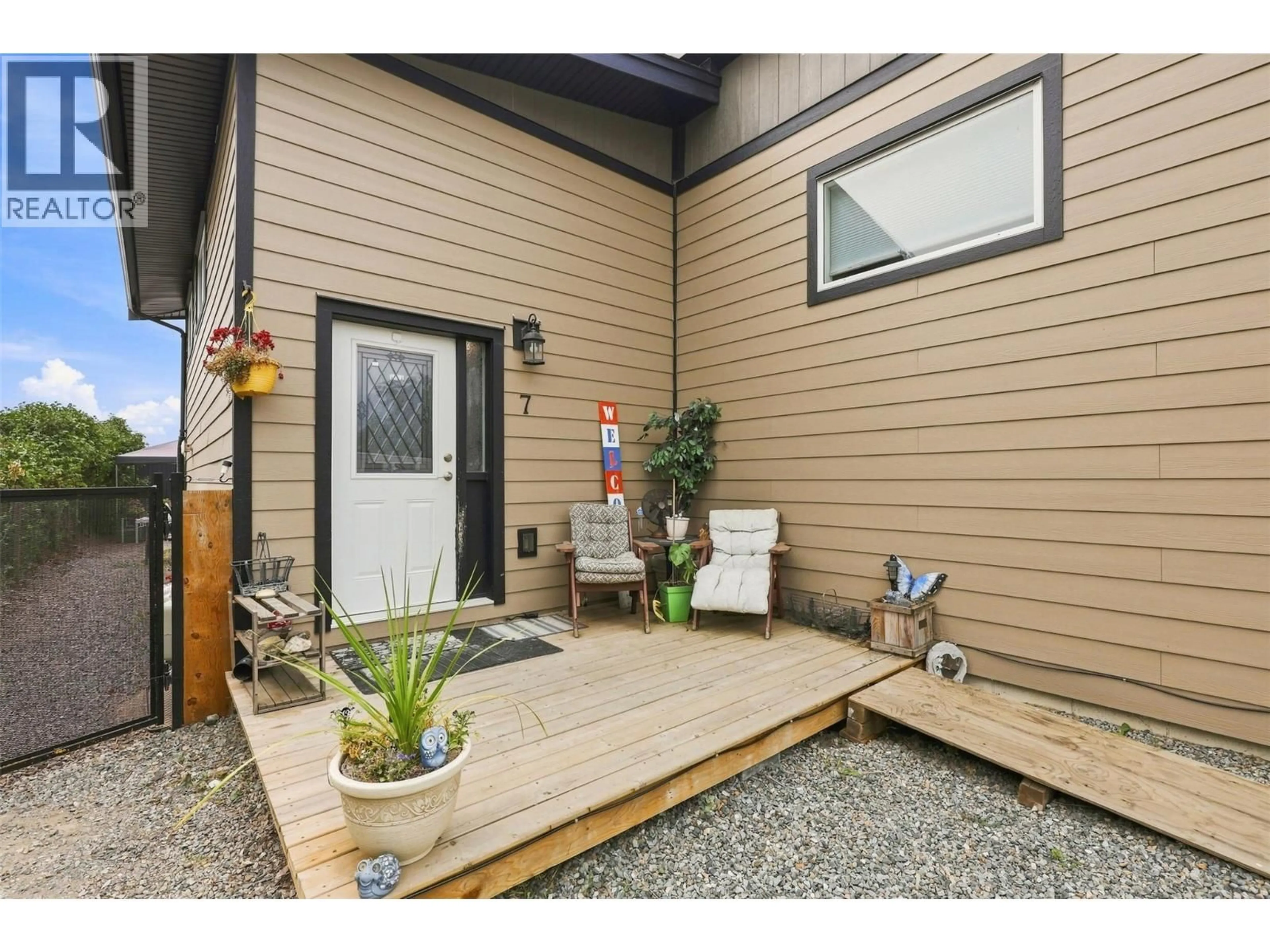 Indoor entryway for 7 - 159 ZIRNHELT ROAD, Kamloops British Columbia V2H3B0