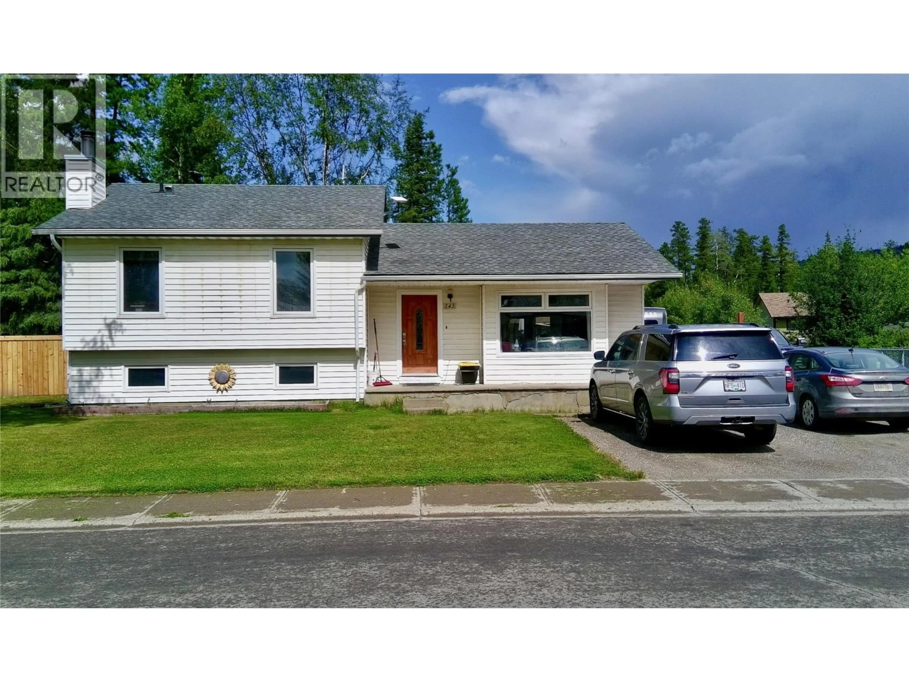 Home with vinyl exterior material, street for 143 BERGERON DRIVE, Tumbler Ridge British Columbia V0C2W0