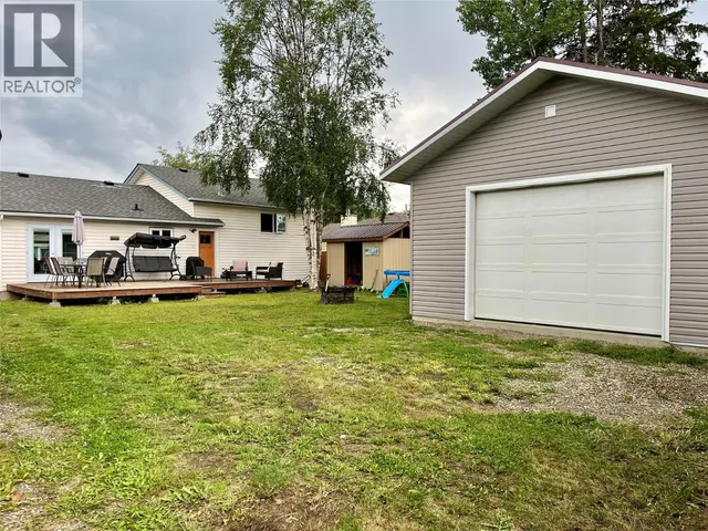 143 BERGERON DRIVE, Tumbler Ridge 4