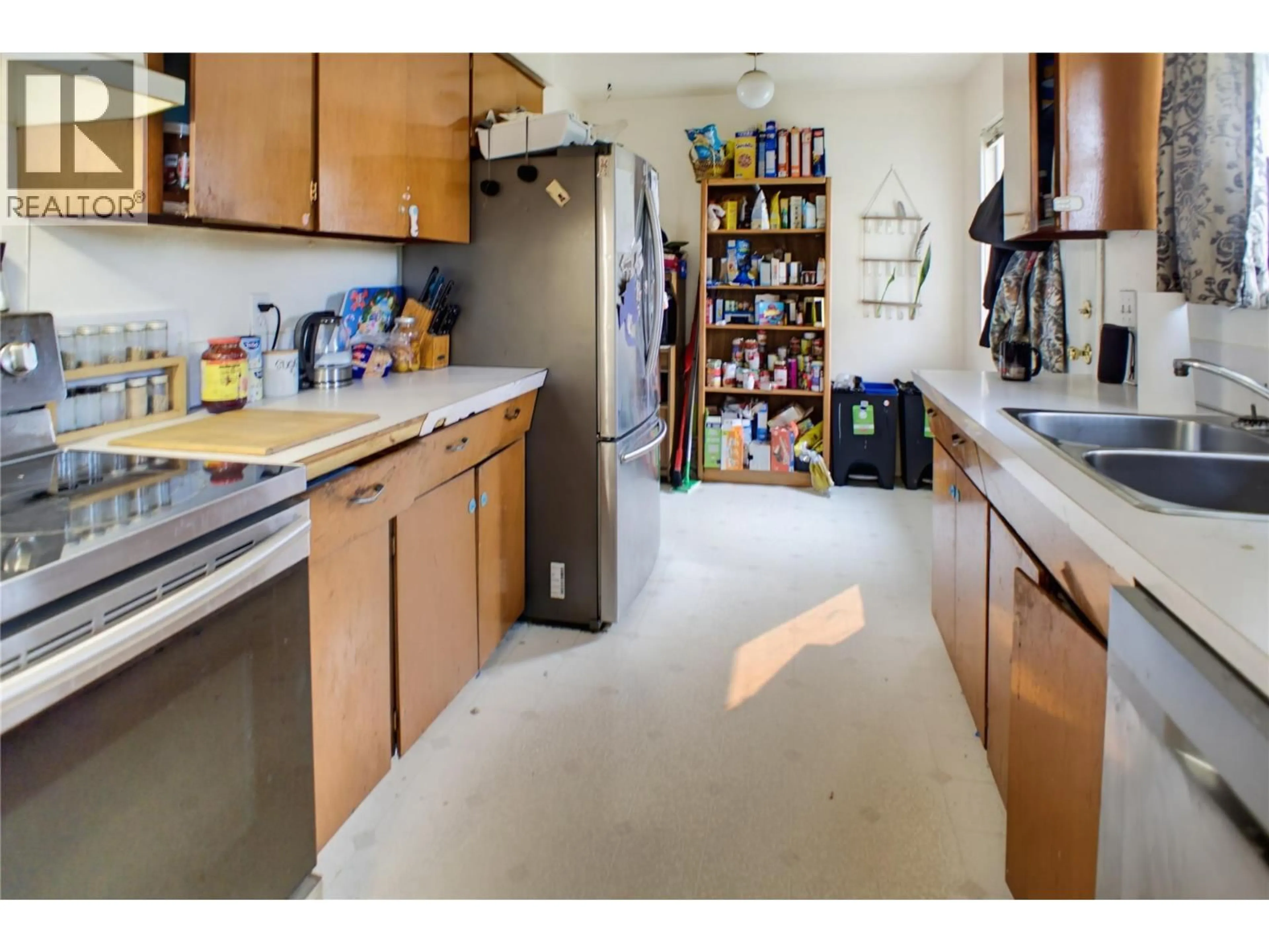Standard kitchen, unknown for 262 HOLLY AVENUE, Kamloops British Columbia V2B1M3