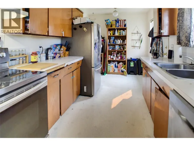262 HOLLY AVENUE, Kamloops 2