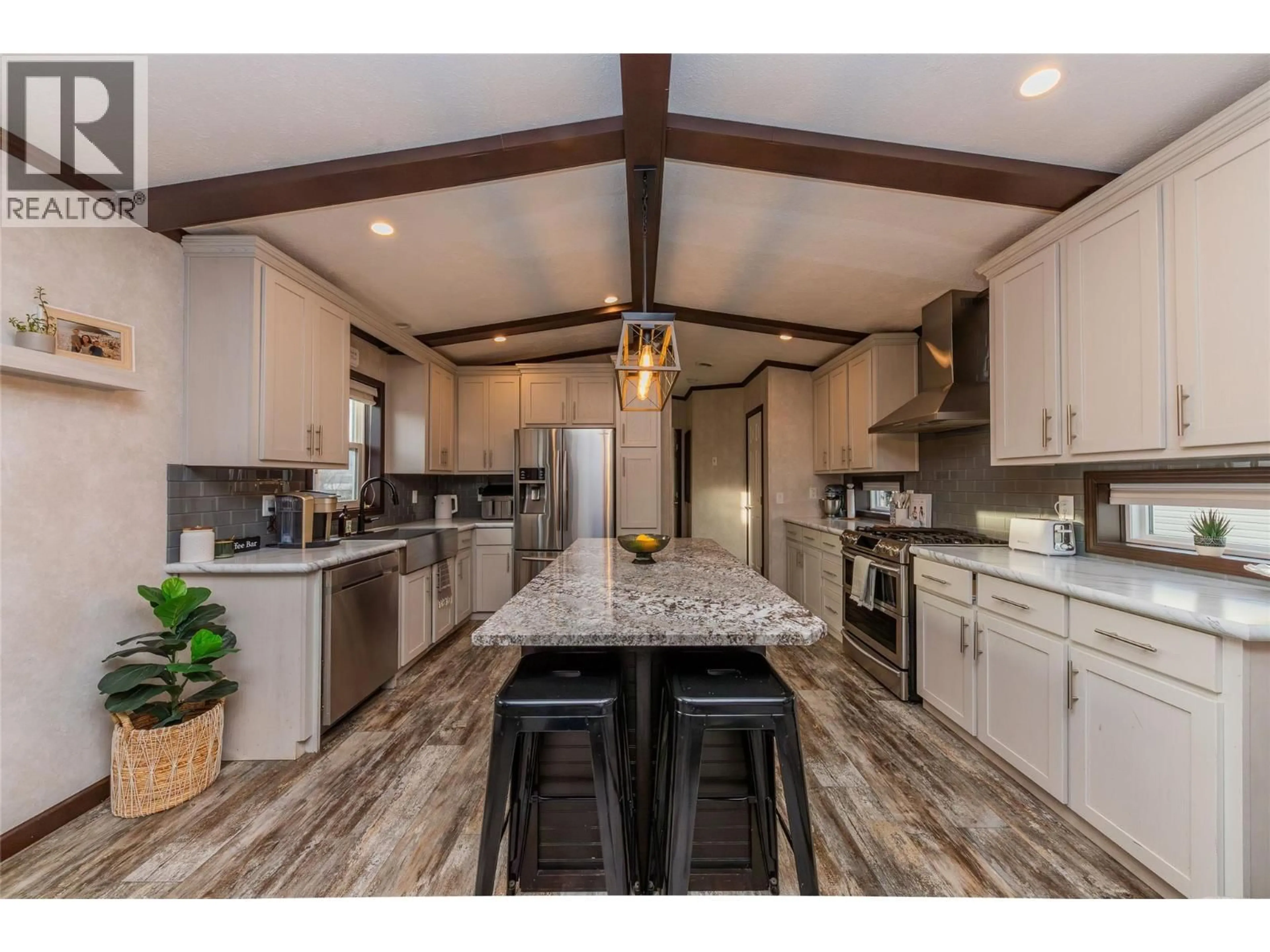 Open concept kitchen, unknown for 103 - 5005 RIVER ROAD, Pritchard British Columbia V0E2P0