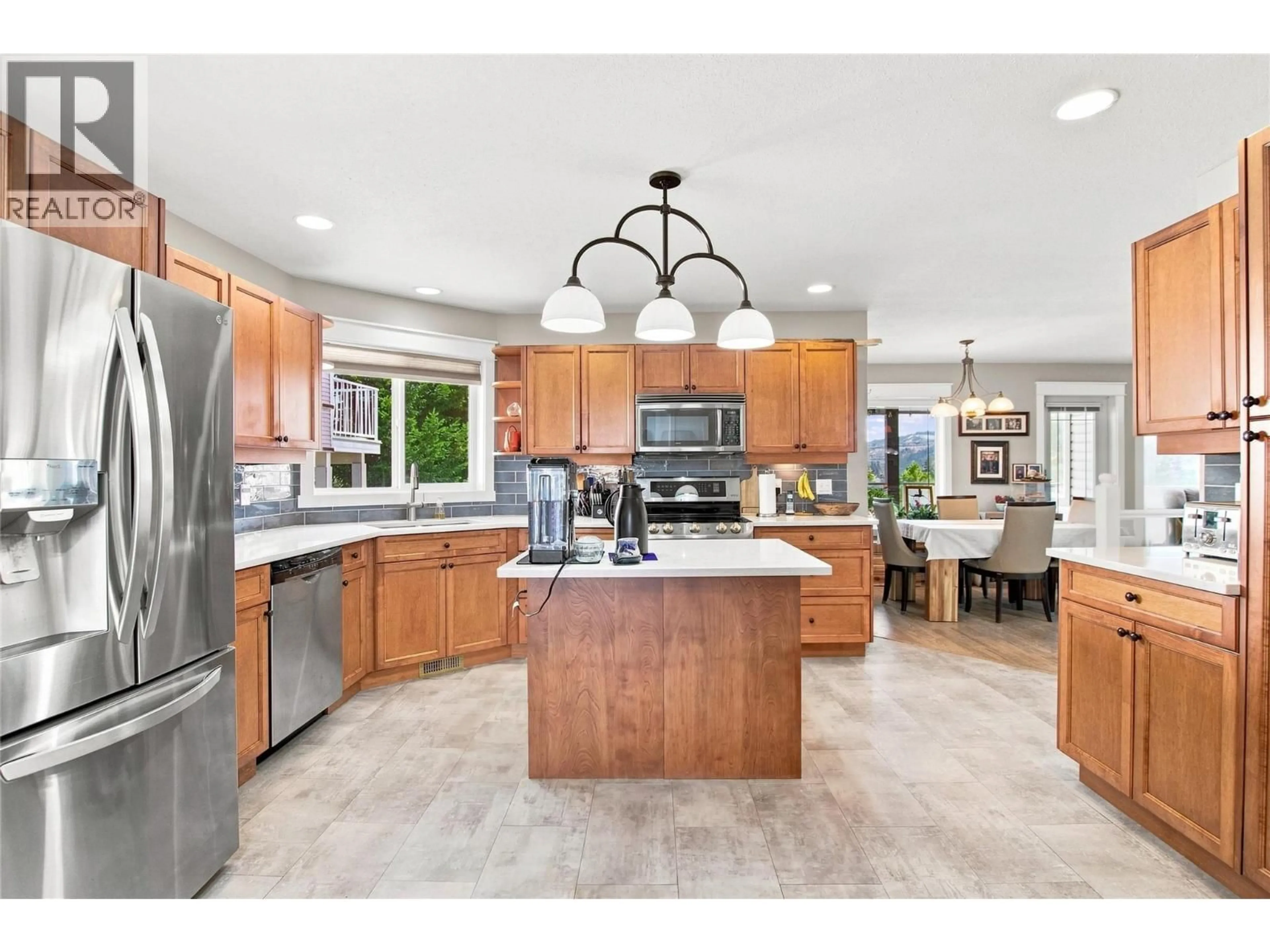 Open concept kitchen, ceramic/tile floor for 1373 COPPERHEAD DRIVE, Kamloops British Columbia V2E2T4