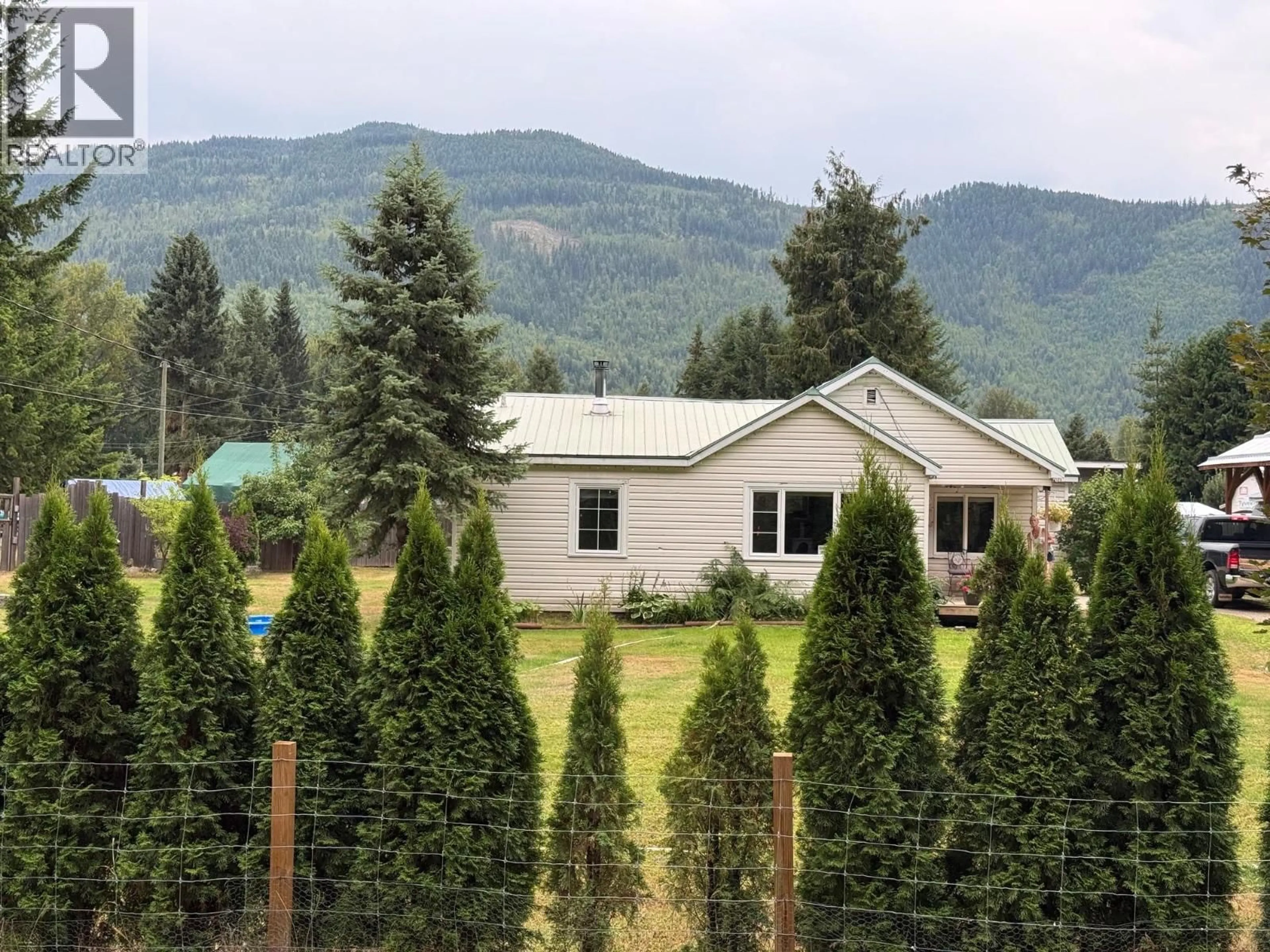 A pic from outside/outdoor area/front of a property/back of a property/a pic from drone, mountain view for 620 CLEARWATER VILLAGE ROAD, Clearwater British Columbia V0E1N1