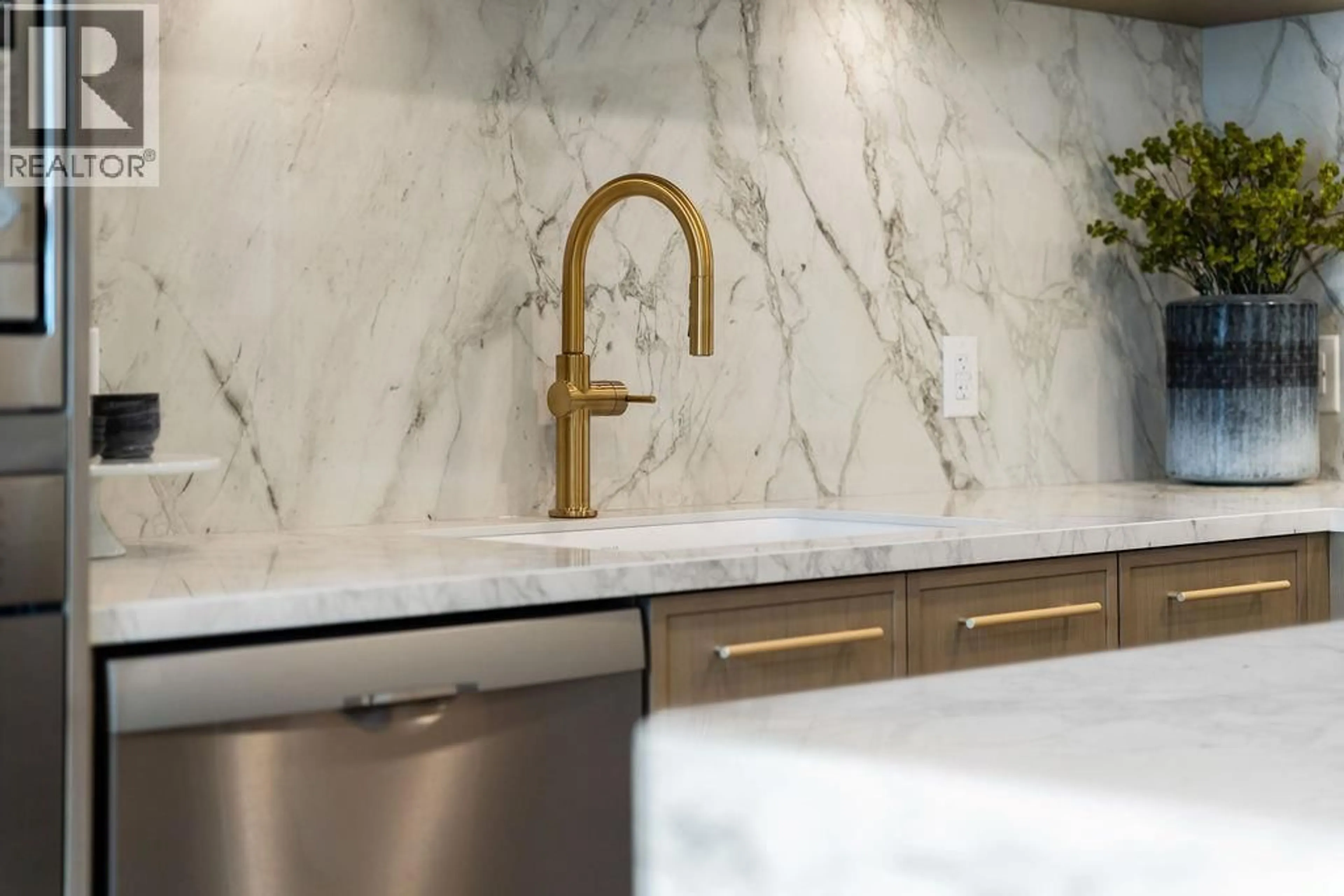 Contemporary kitchen, ceramic/tile floor for 1207 - 3700 CAPOZZI ROAD, Kelowna British Columbia V1W0J5
