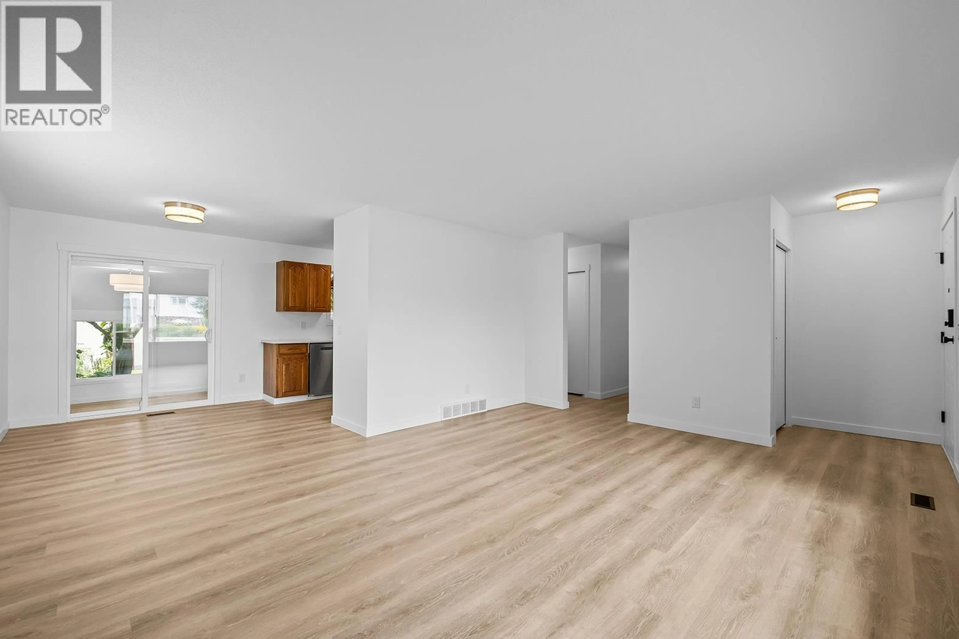 A pic of a room for 748 HOLLYWOOD ROAD NORTH, Kelowna British Columbia V1X5Y7