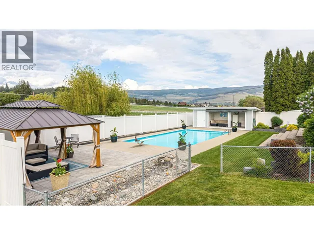 201 MAIL ROAD, Kelowna 2