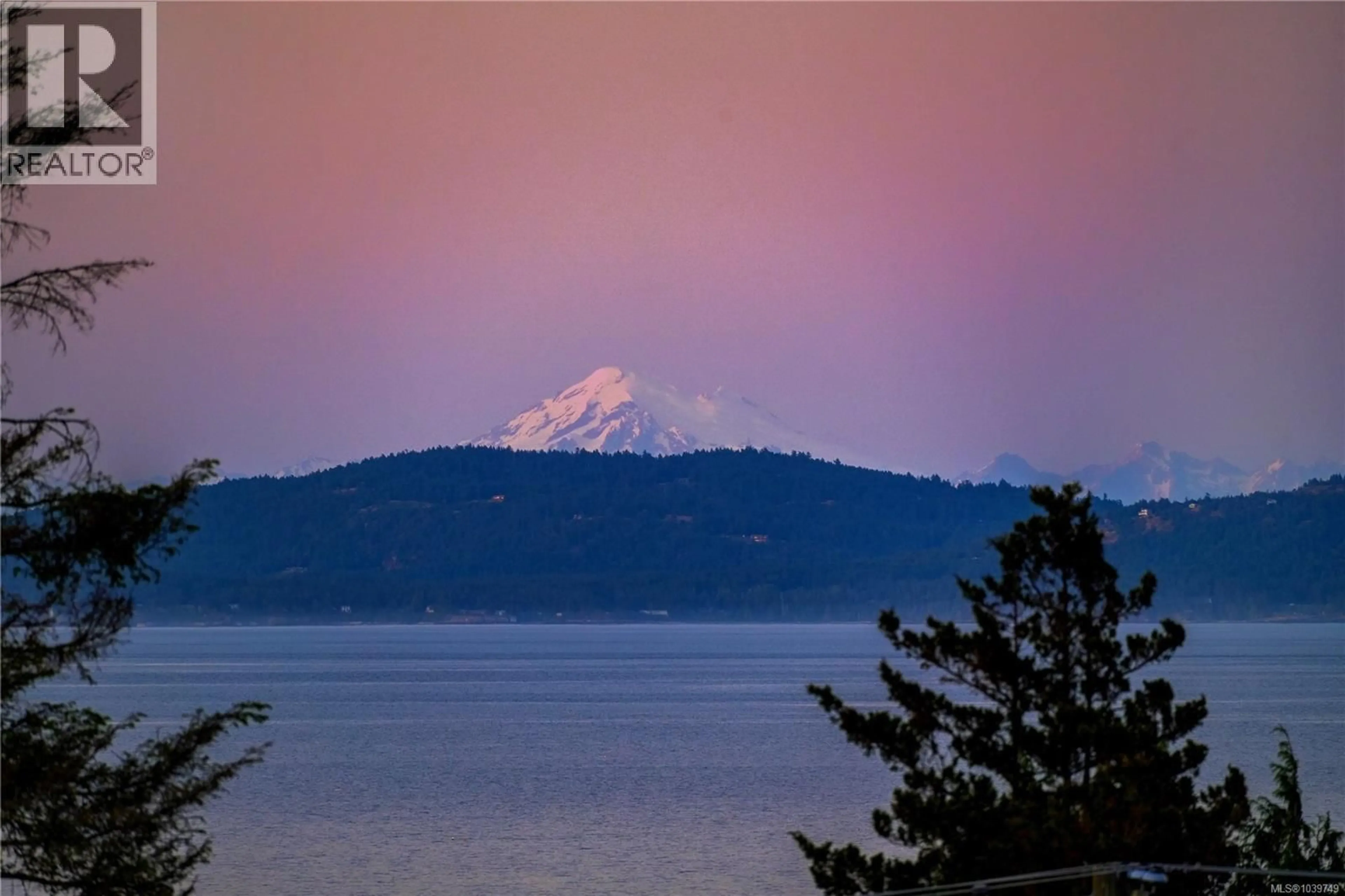 Blurry image for 4961 LOCHSIDE DRIVE, Saanich British Columbia V8Y2E6