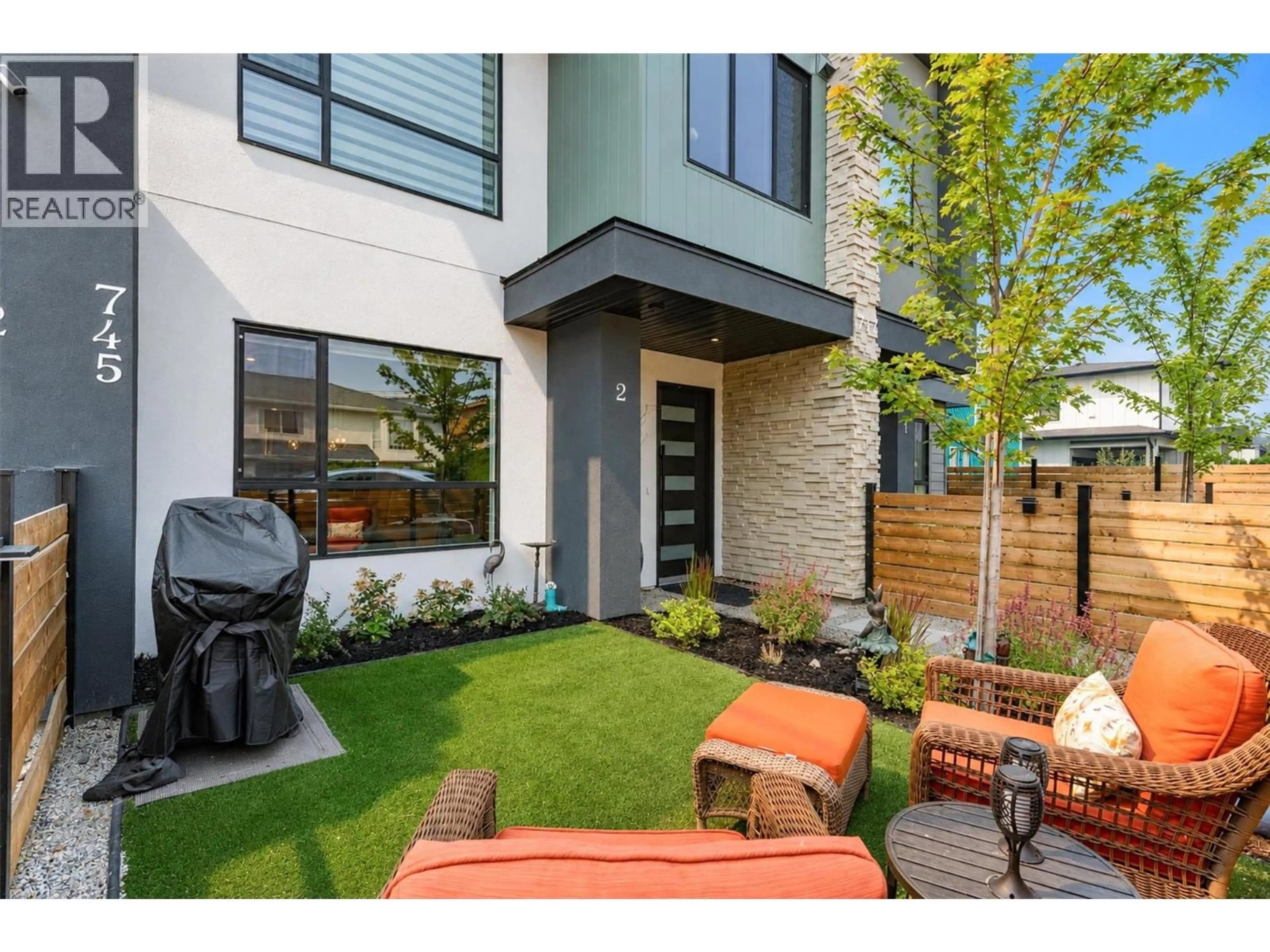 Unknown for 2 - 747 PATTERSON AVENUE, Kelowna British Columbia V1Y5C9