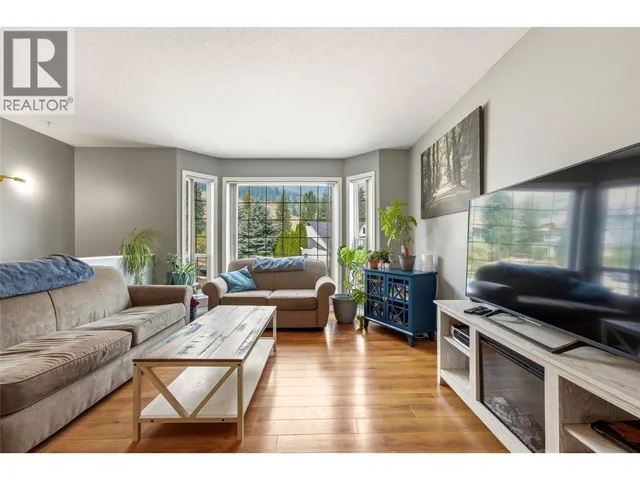 2228 LINEA CRESCENT, Lumby 5