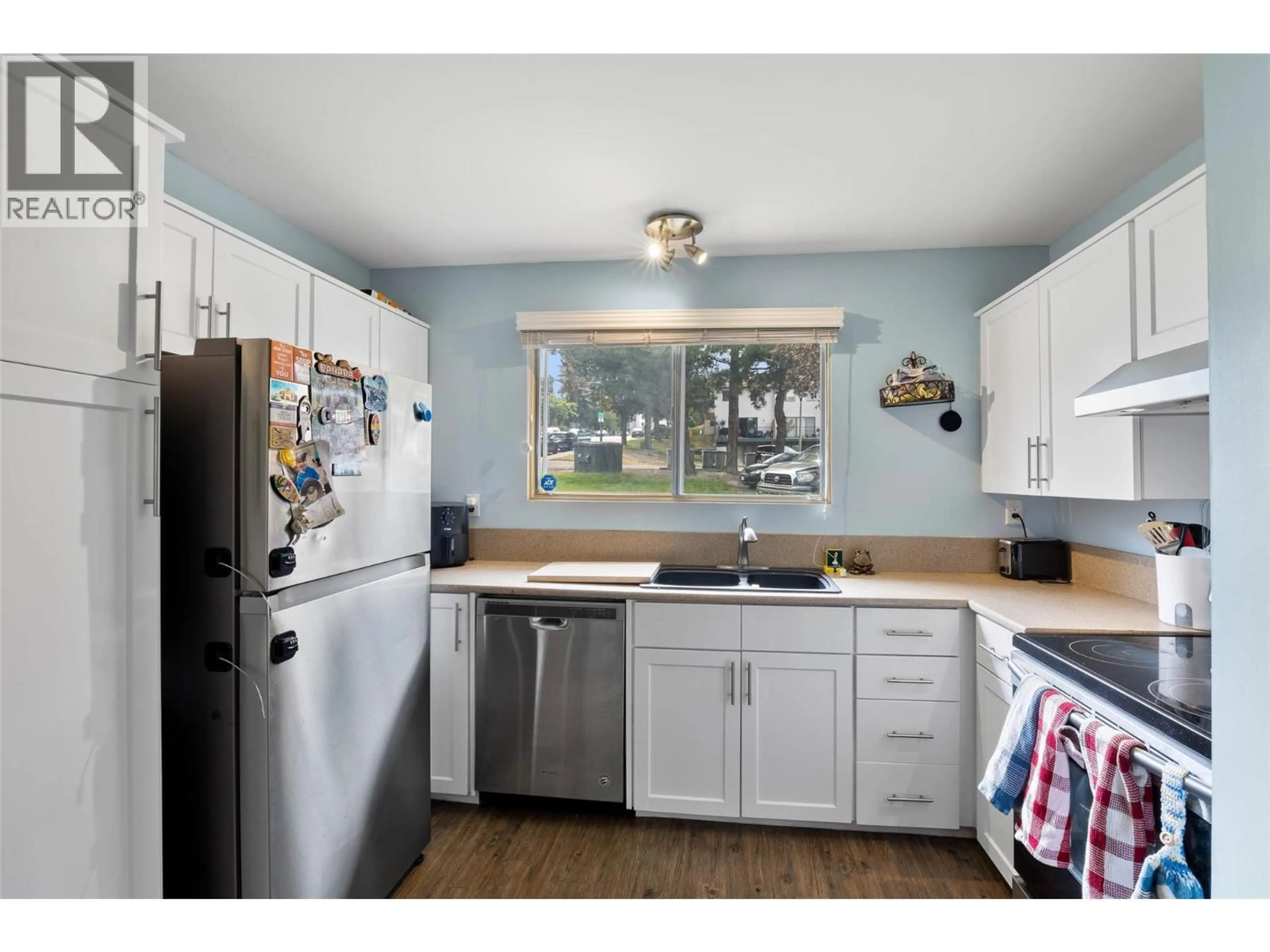 Standard kitchen, unknown for 47 - 580 DALGLEISH DRIVE, Kamloops British Columbia V2C5W7