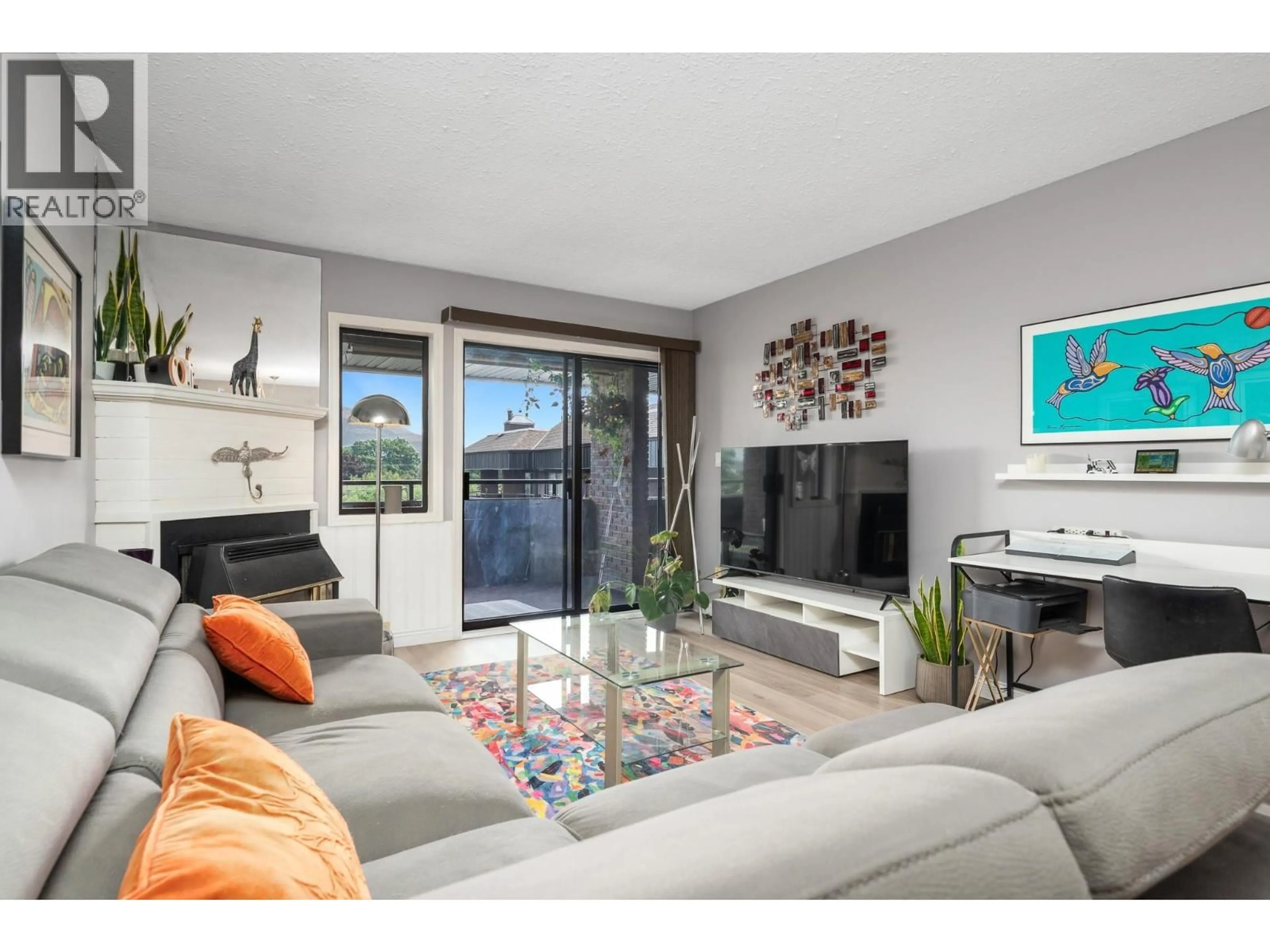 Living room with furniture, unknown for 301 - 1801 32 STREET, Vernon British Columbia V1T5K4