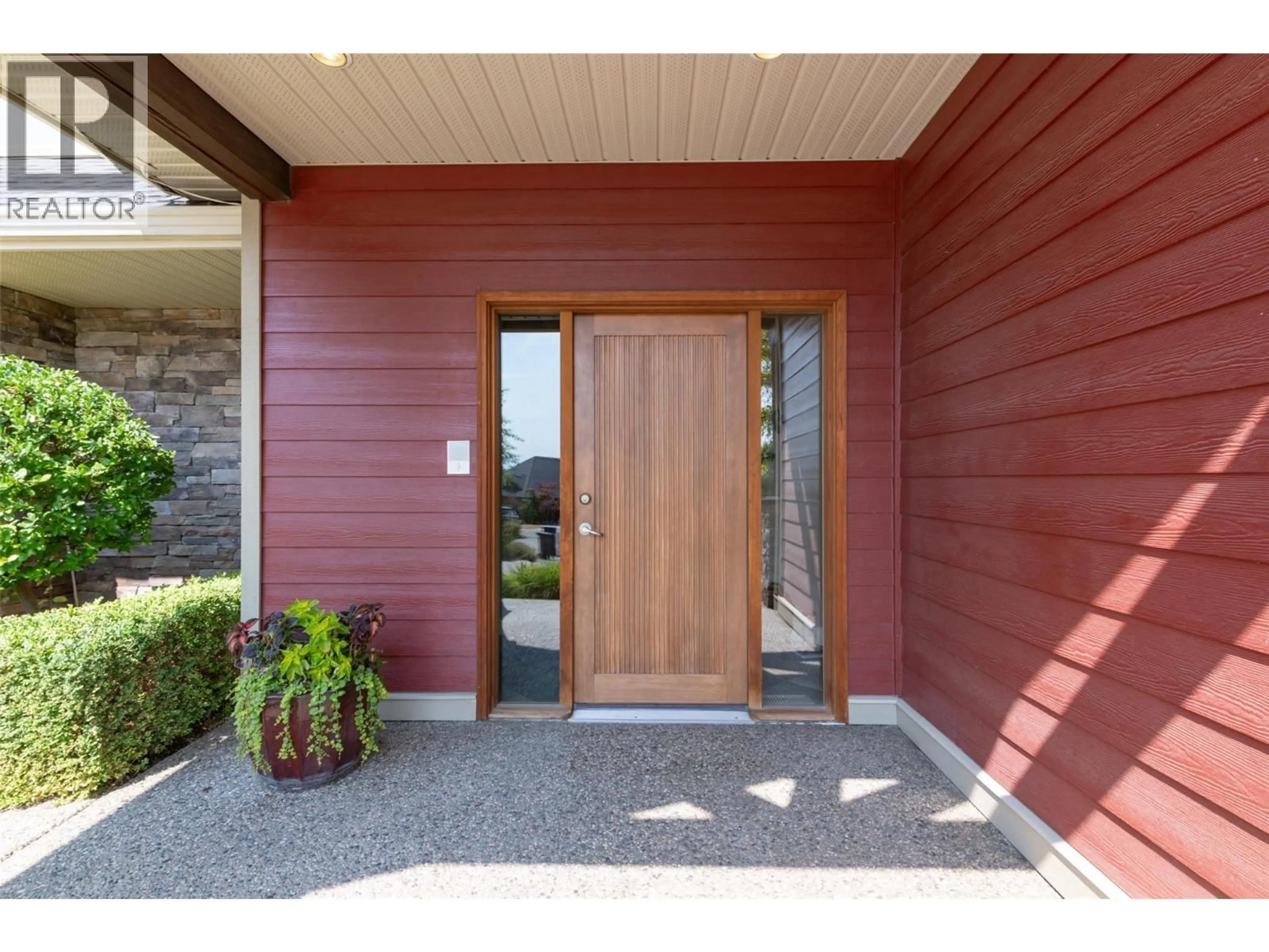 Indoor entryway for 182 TERRACE HILL COURT, Kelowna British Columbia V1V2T2