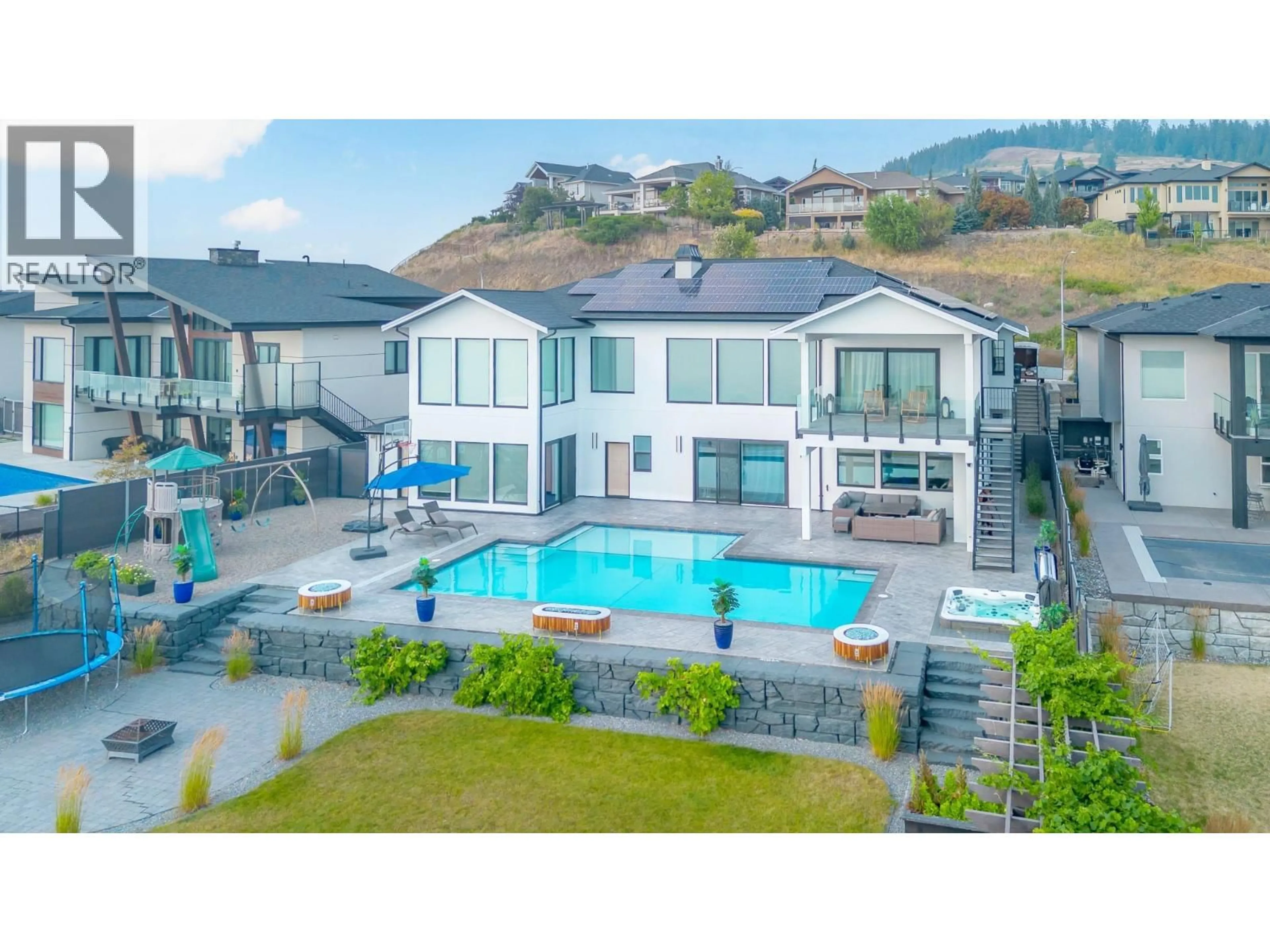 A pic from outside/outdoor area/front of a property/back of a property/a pic from drone, unknown for 628 HART PLACE, Vernon British Columbia V1B4B2