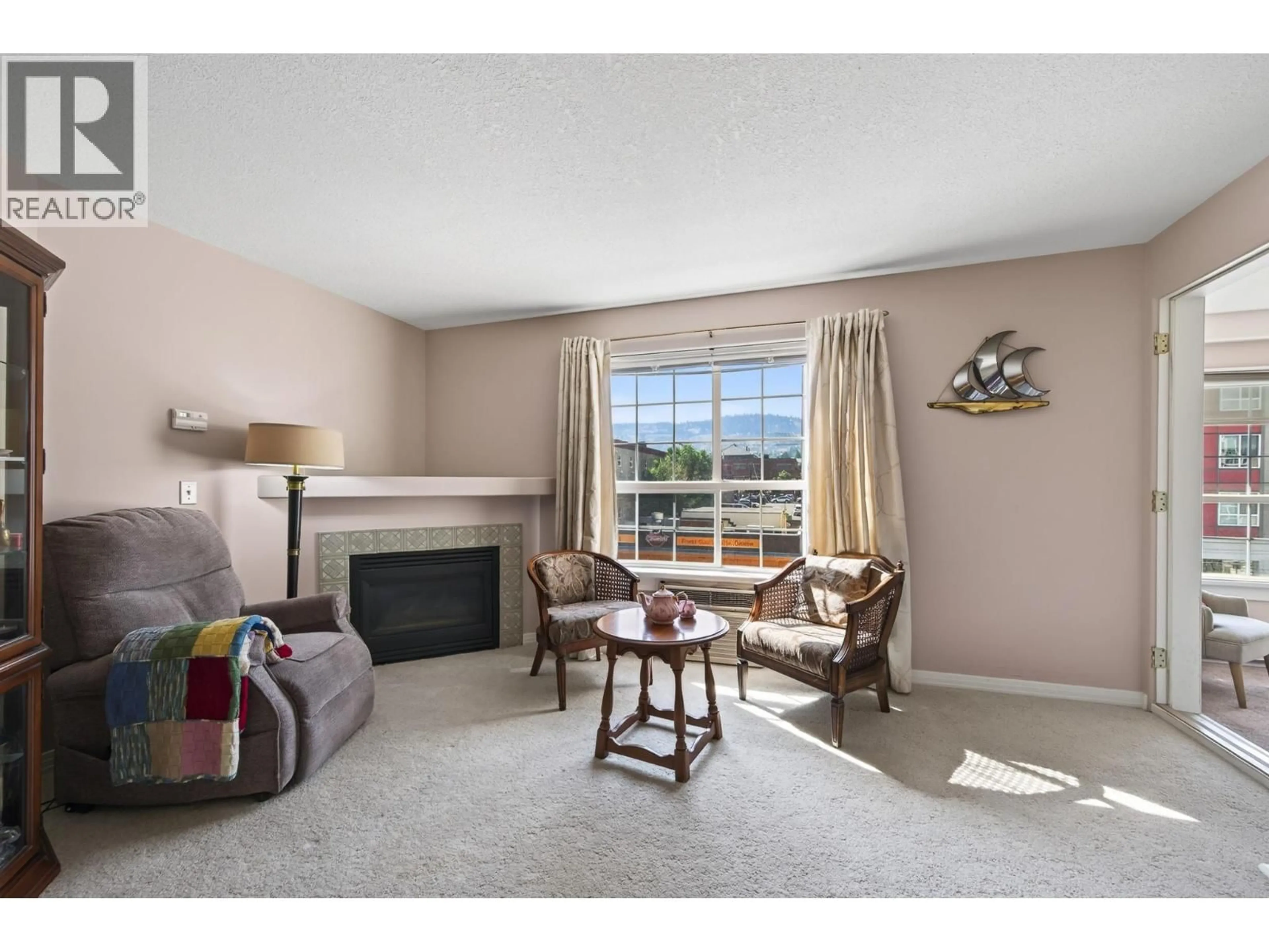 Living room with furniture, unknown for 316 - 554 SEYMOUR STREET, Kamloops British Columbia V2C2G9