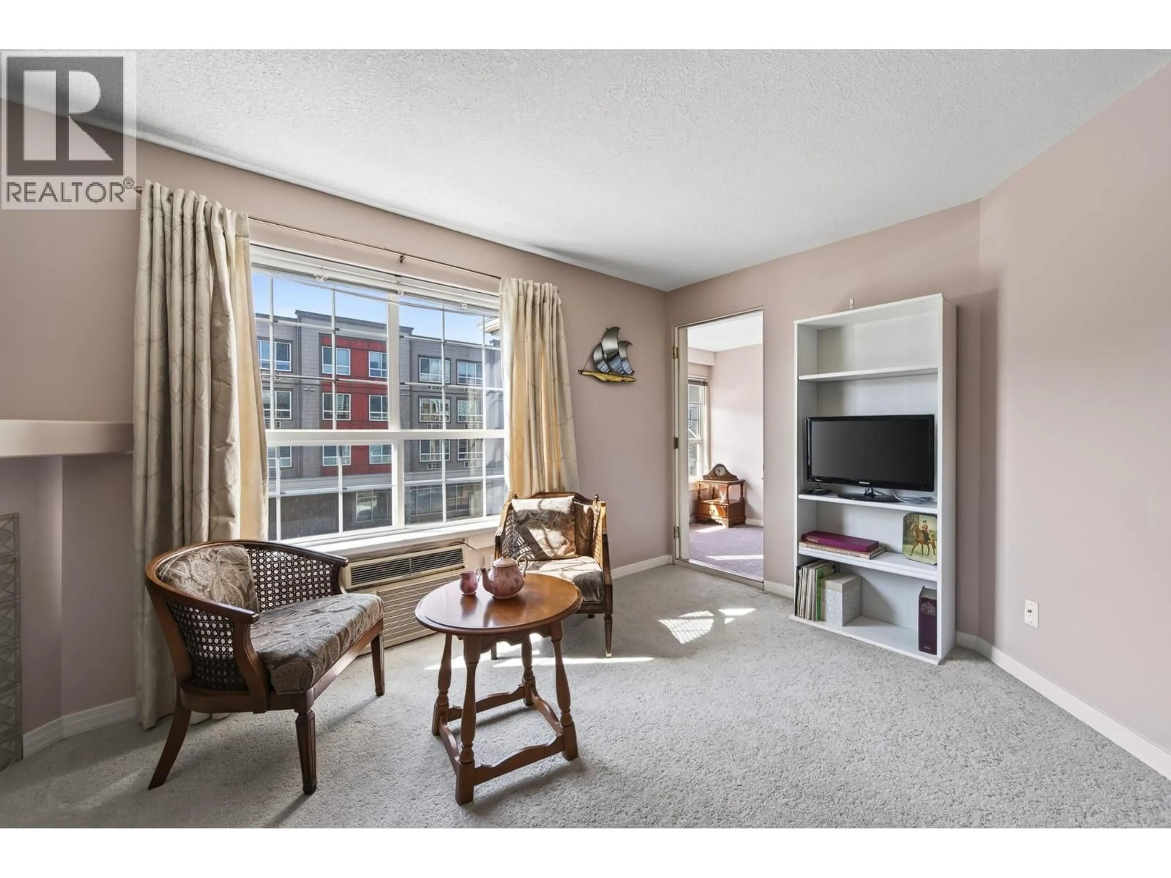 Living room with furniture, unknown for 316 - 554 SEYMOUR STREET, Kamloops British Columbia V2C2G9